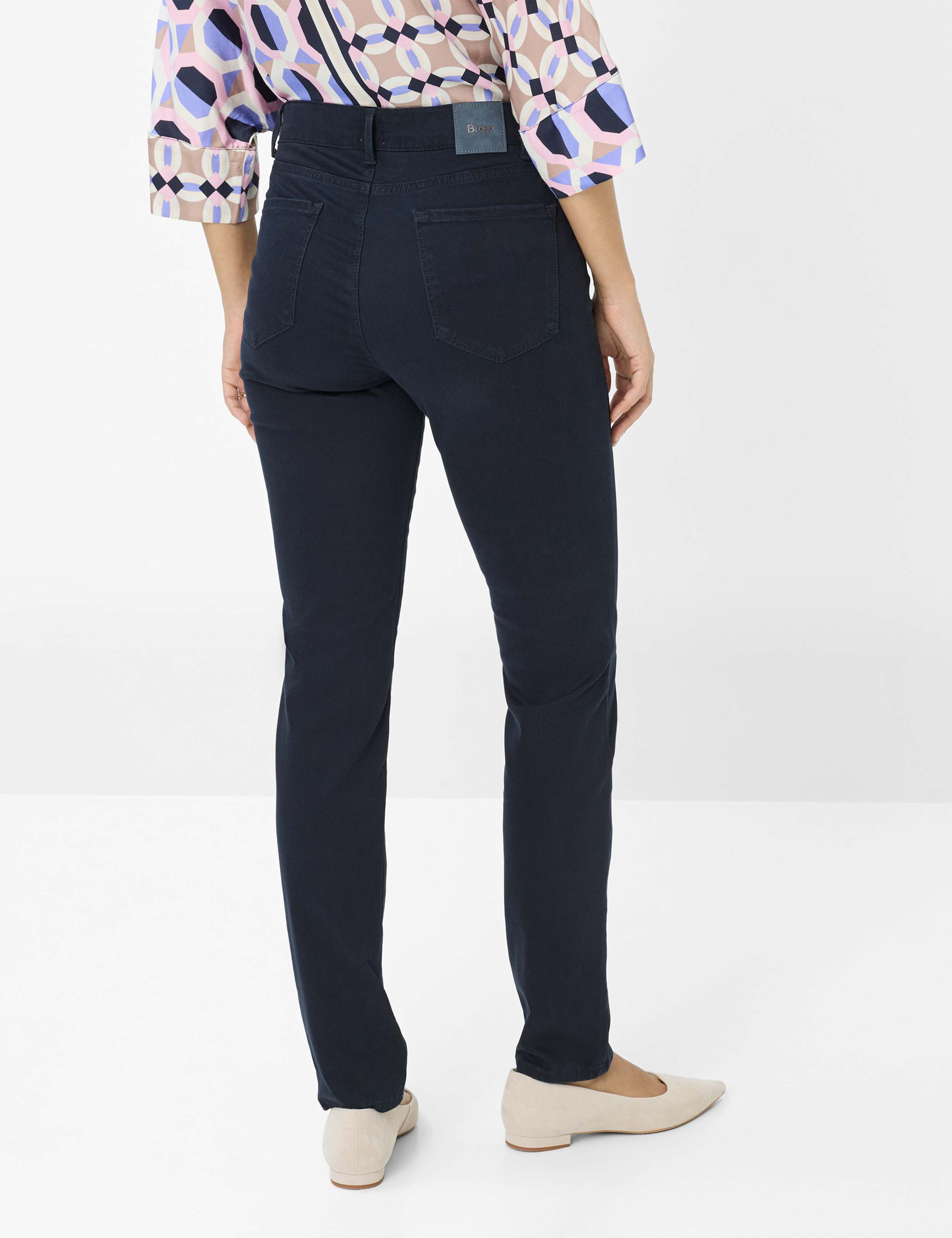 Damen Style SHAKIRA Dunkelblau Slim Fit Model Rueck