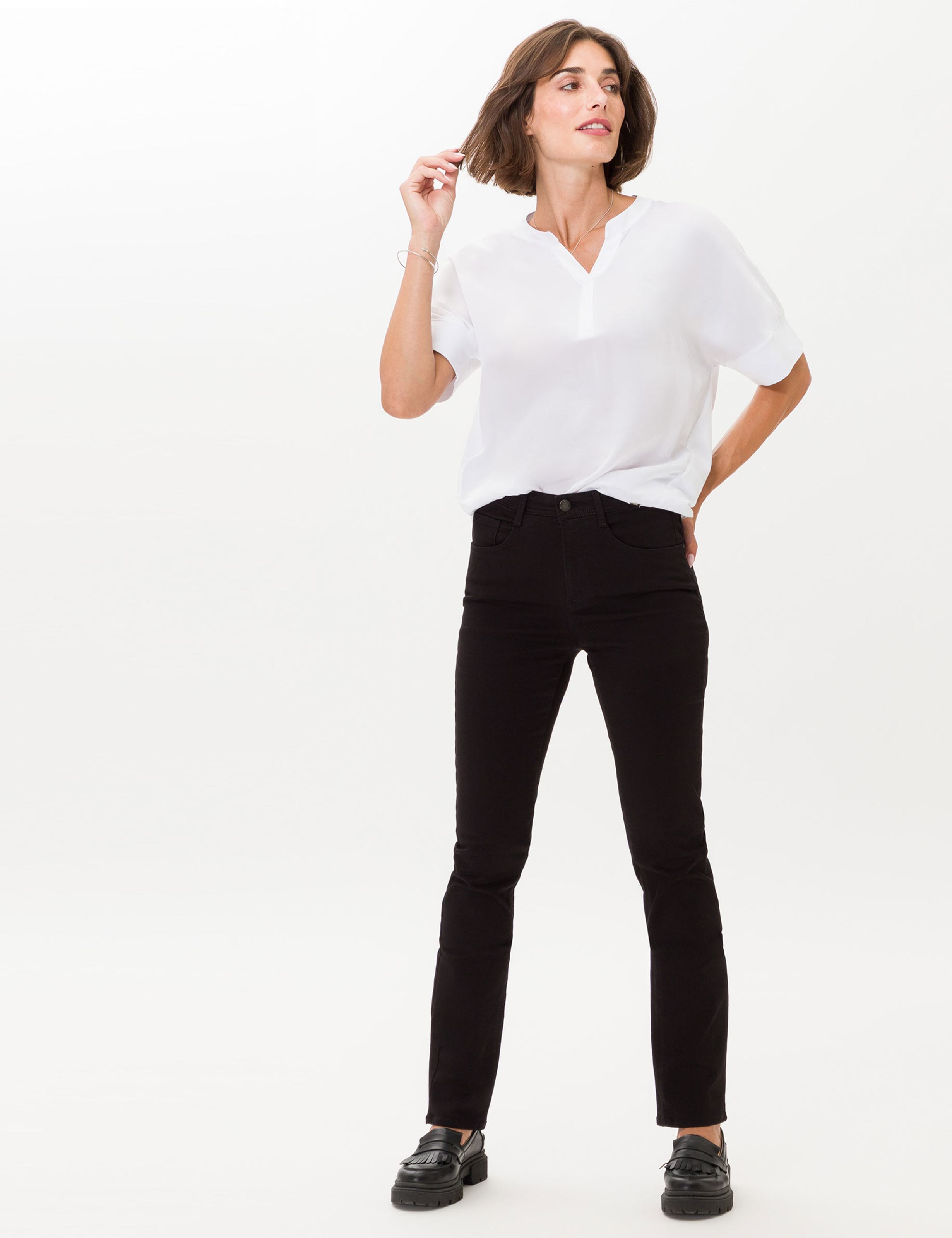 Damen Style MARY Denim Perma Schwarz Regular Fit Model Outfit