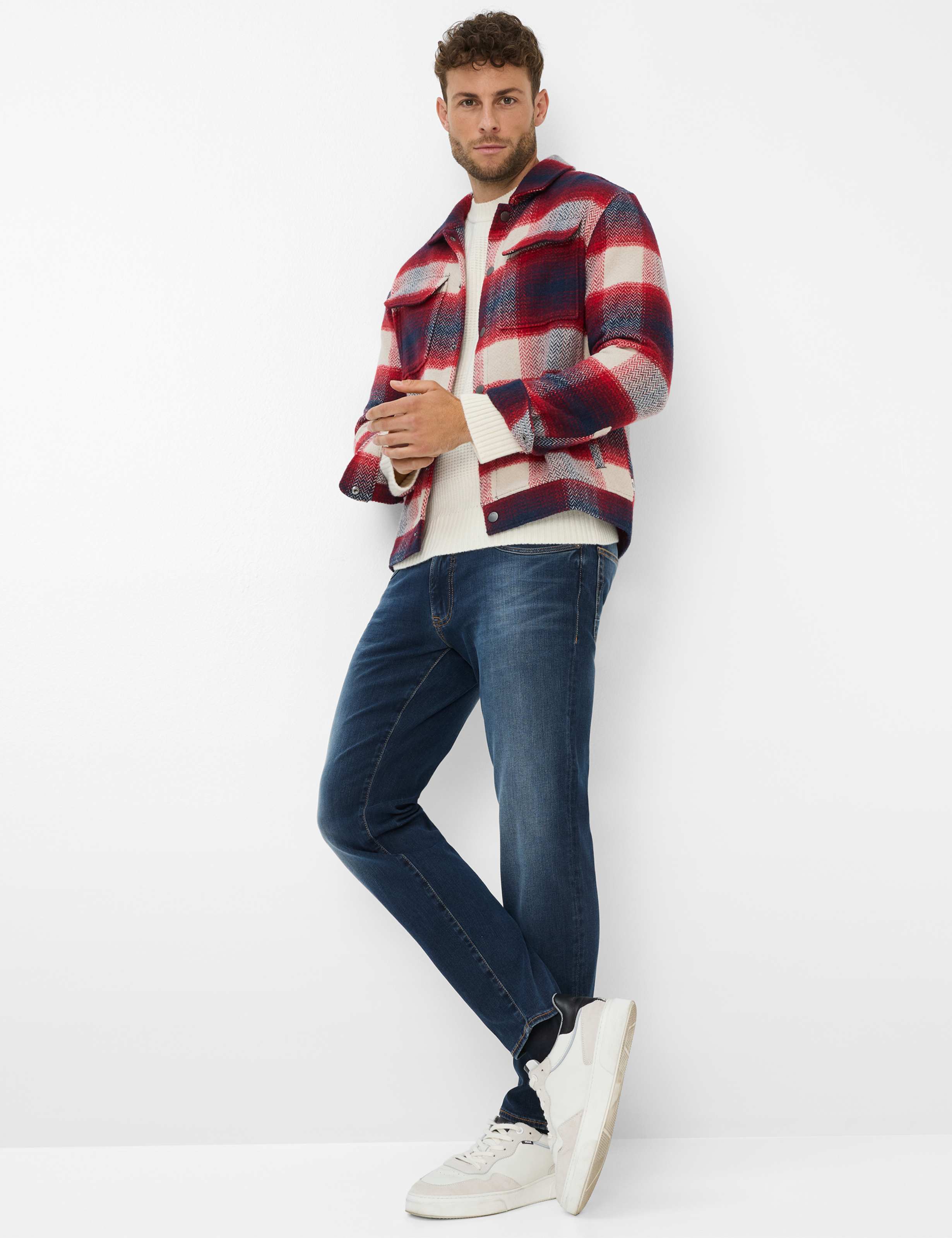 Men Style SANTIAGO Dark Red  Model Outfit
