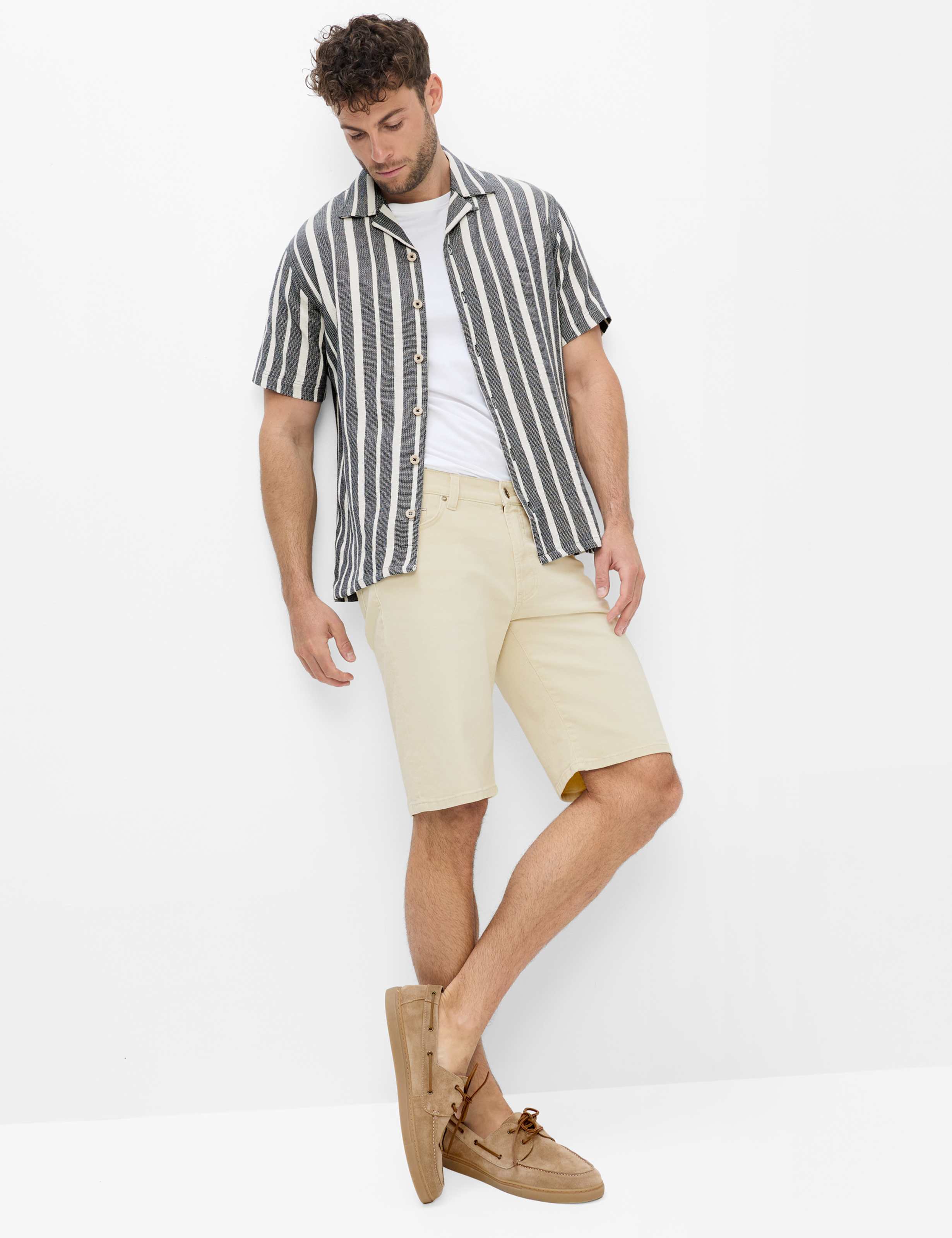 Herren Style CLINT Hellbeige Tapered Fit Model Outfit