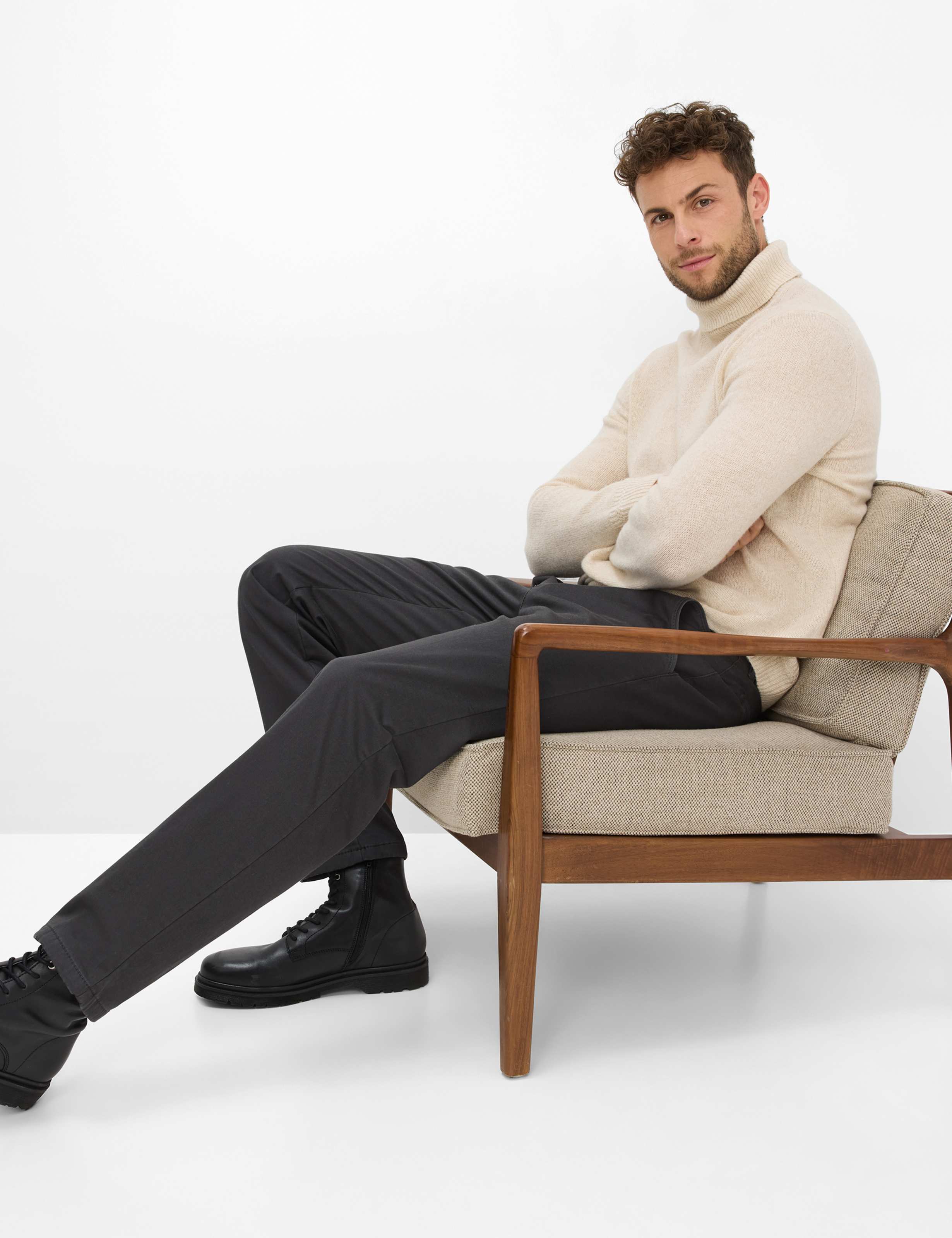 Herren Style JIM TT Grau Regular Fit Detail 1