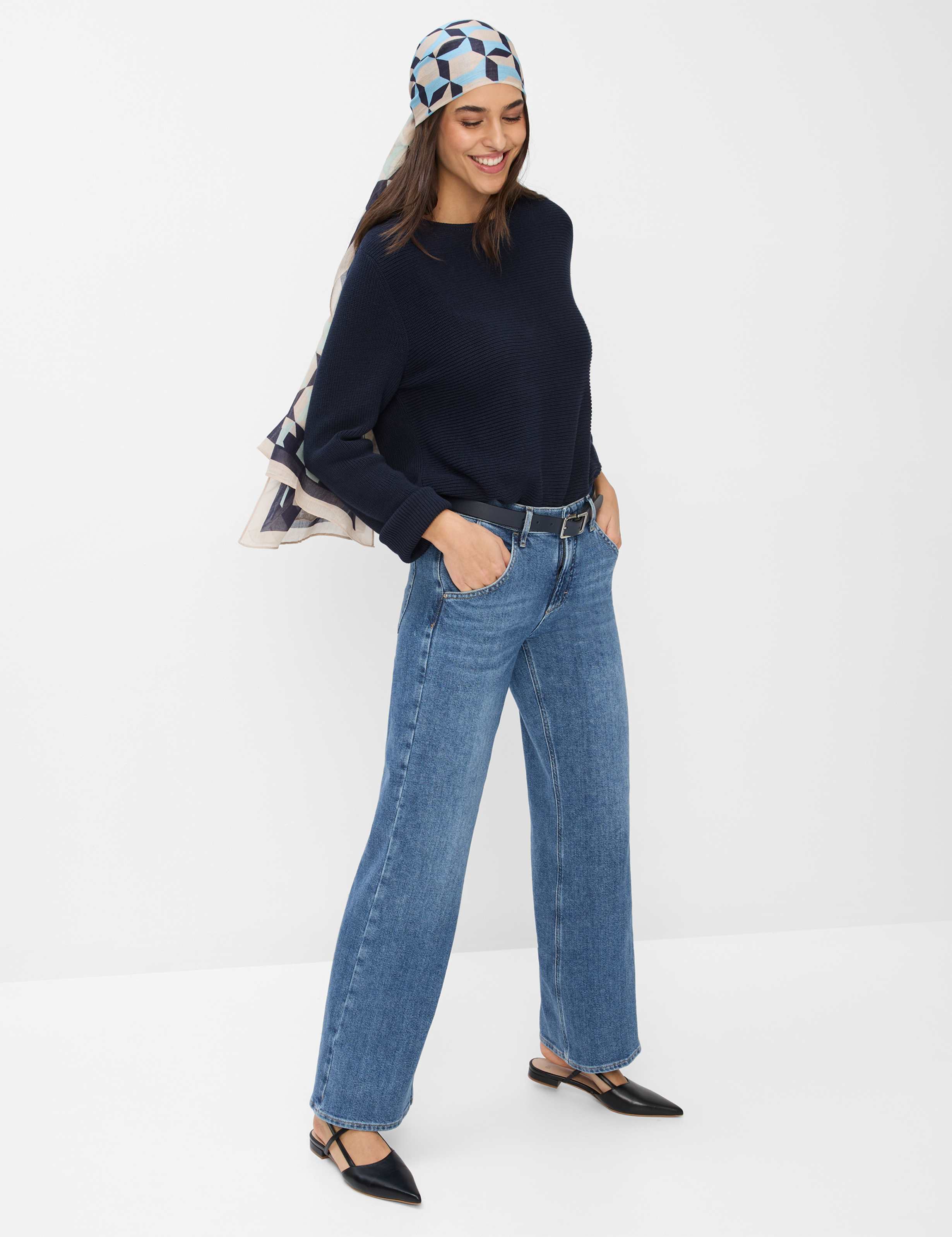 Damen Style MAINE Denim Blau Wide Leg Model Outfit