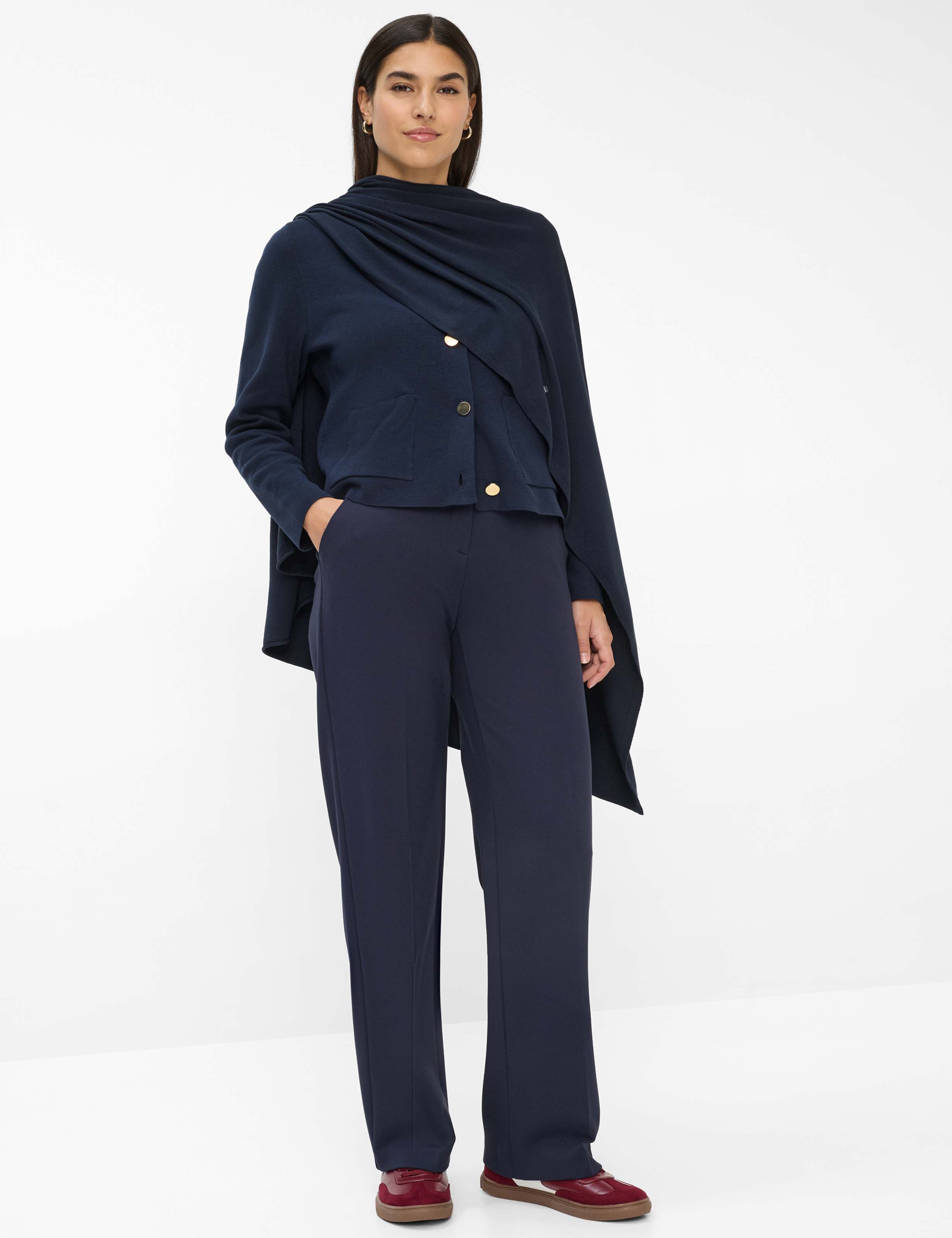 Damen Style THEA Dunkelblau  Model Outfit