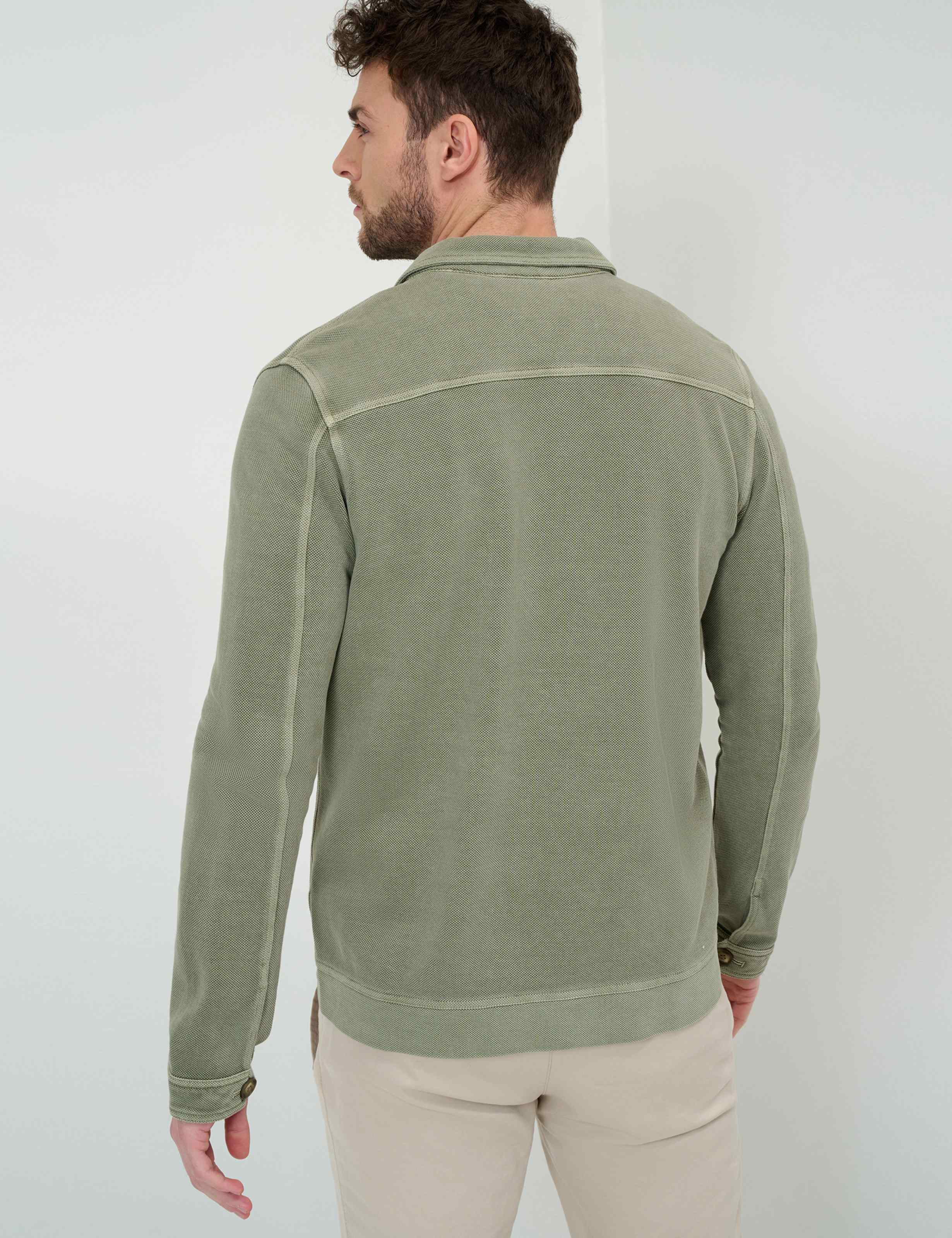 Men Style SANTIAGO green tea  Model back