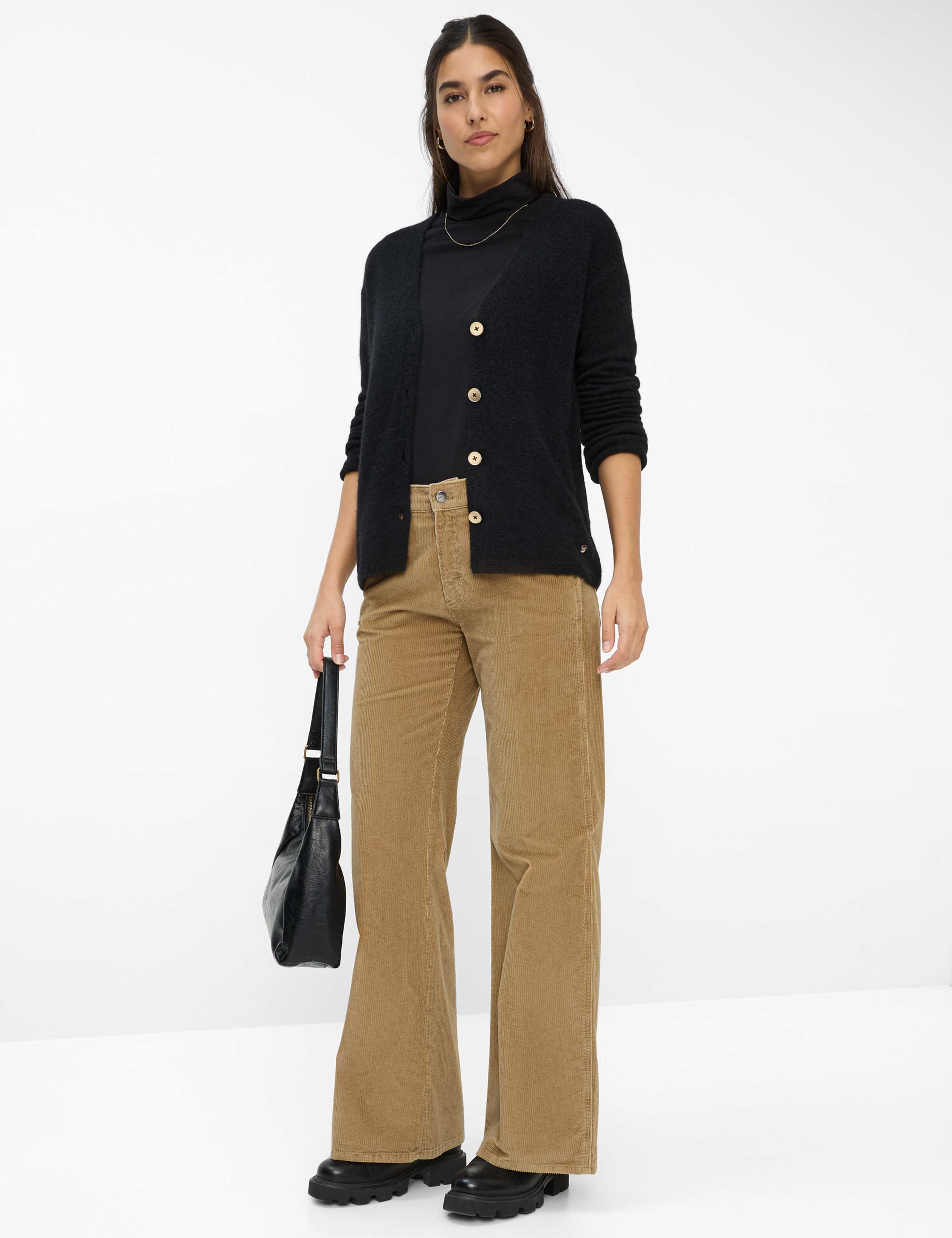 Femme Style ALICIA Noir  Tenue du mannequin