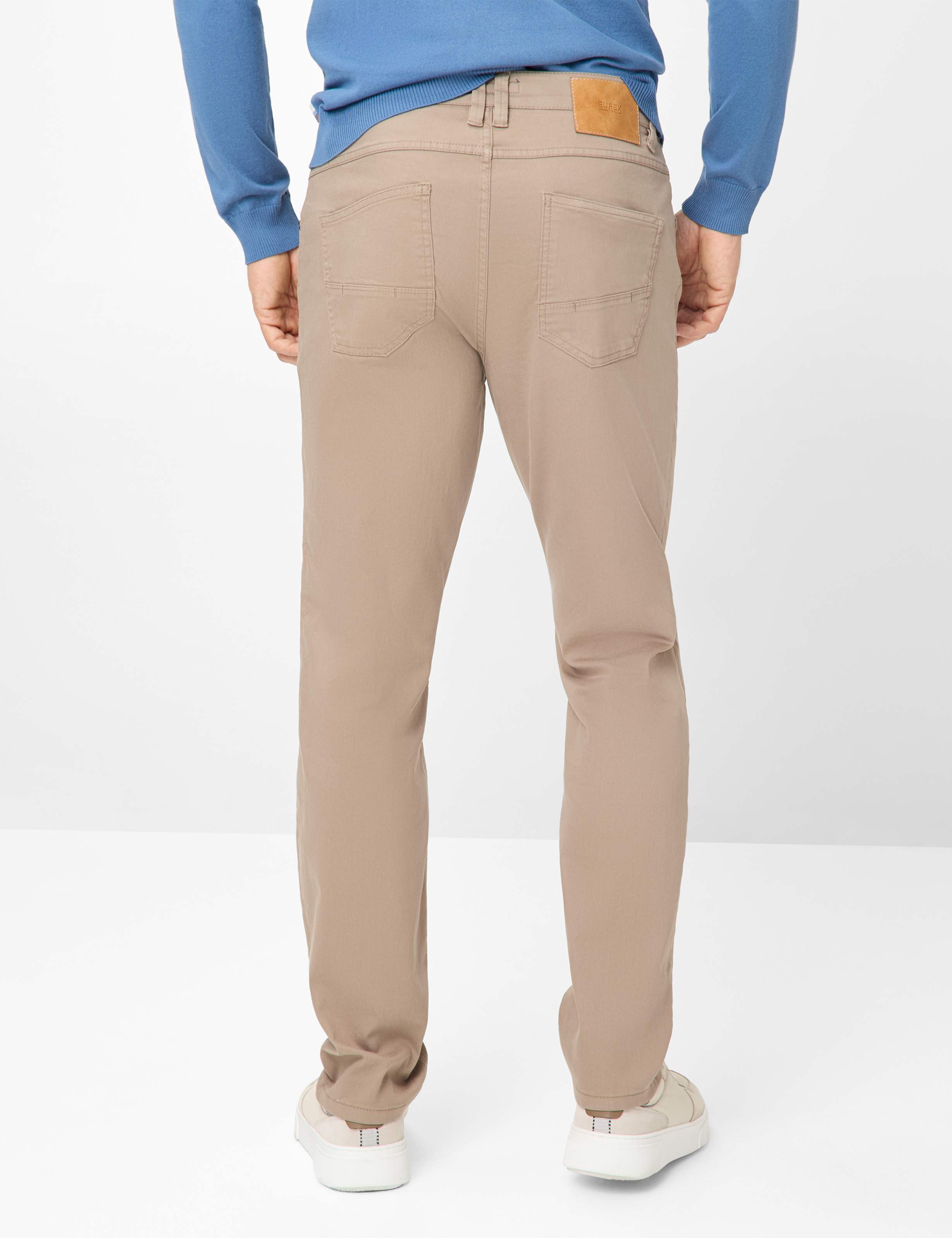 Herren Style LUKE Braun Regular Fit Model Rueck