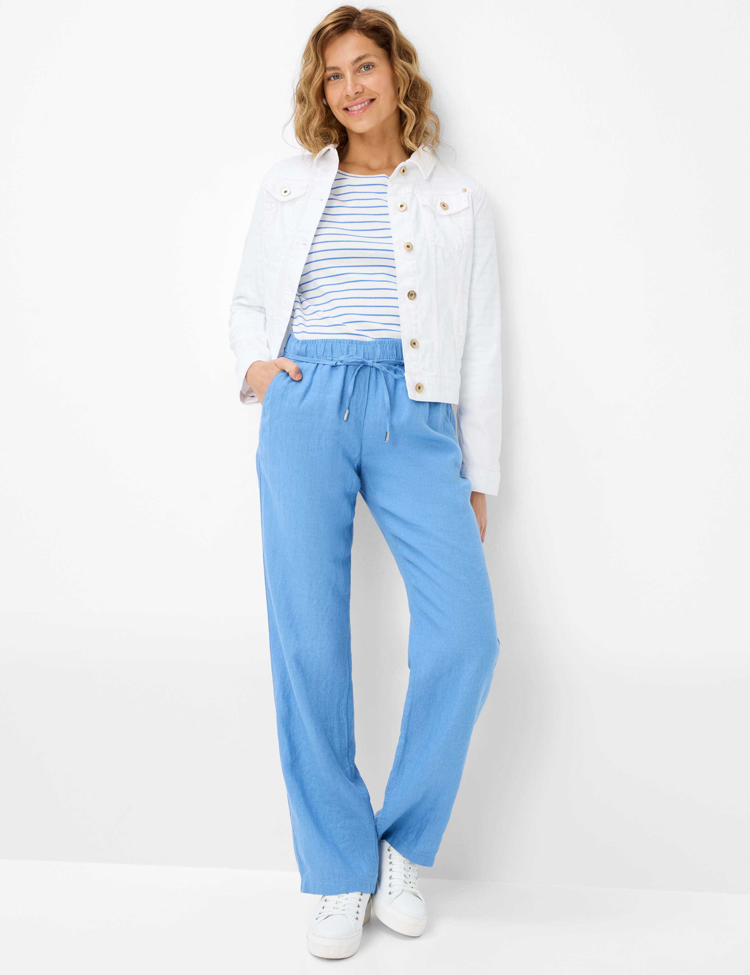 Damen Style FARINA Blau Wide Leg Model Outfit