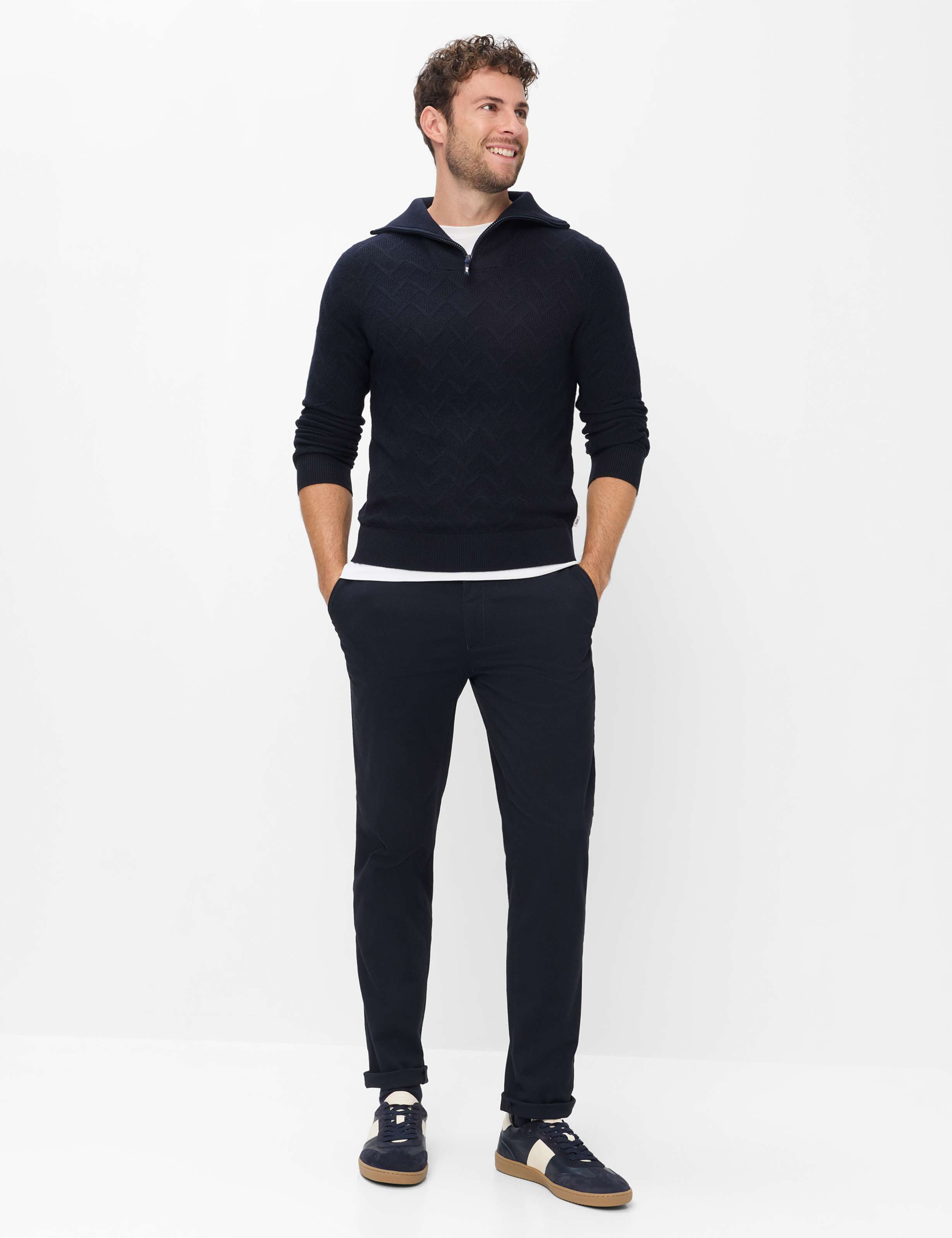 Herren Style SÖREN Dunkelblau  Model Outfit