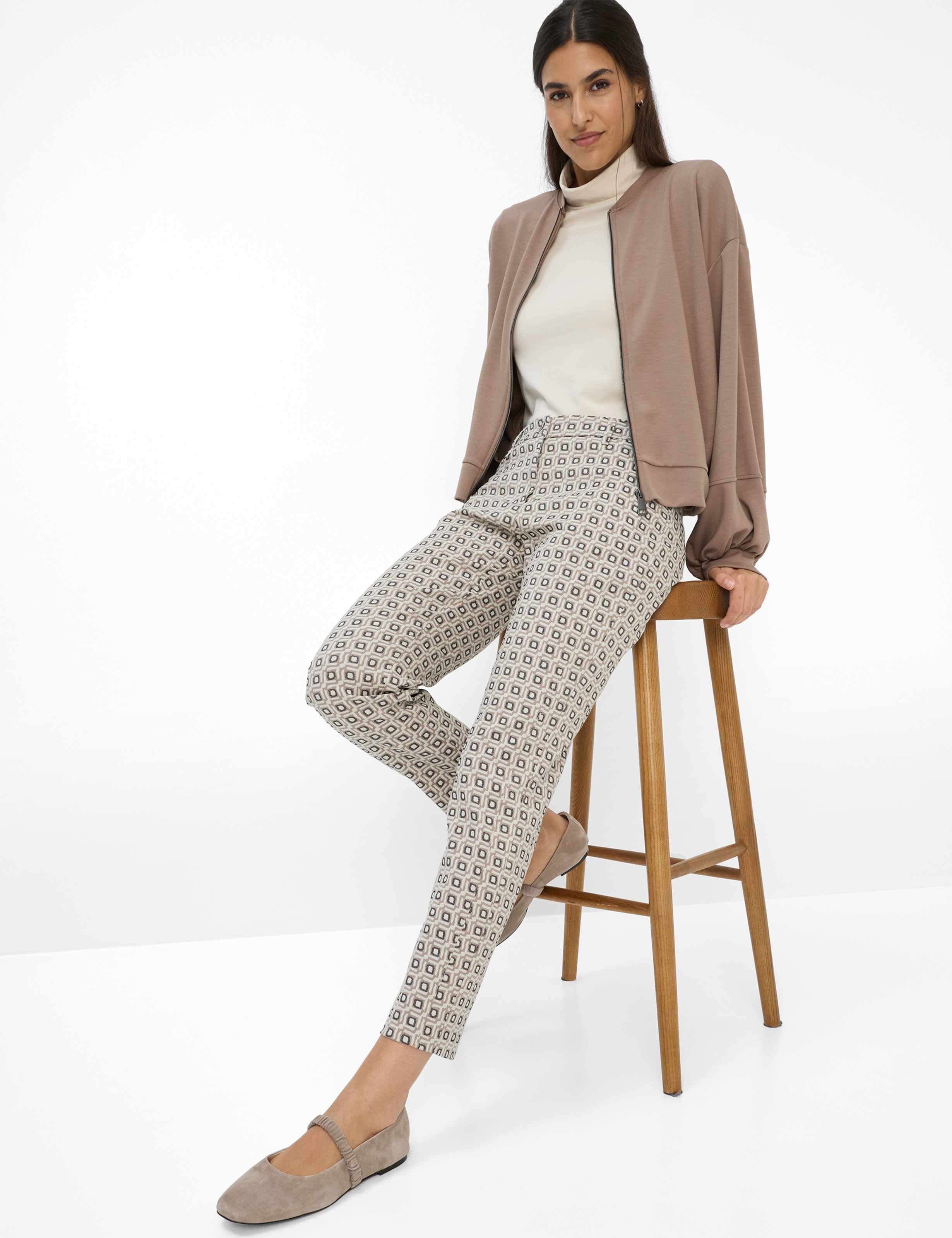 Damen Style MARON S Hellbeige Regular Fit Detail 1