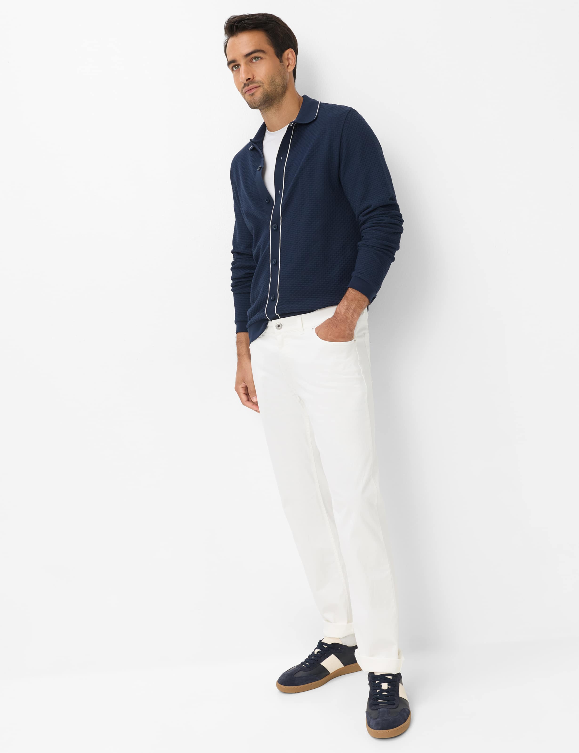 Homme Style COOPER Blanc Regular Fit Tenue du mannequin