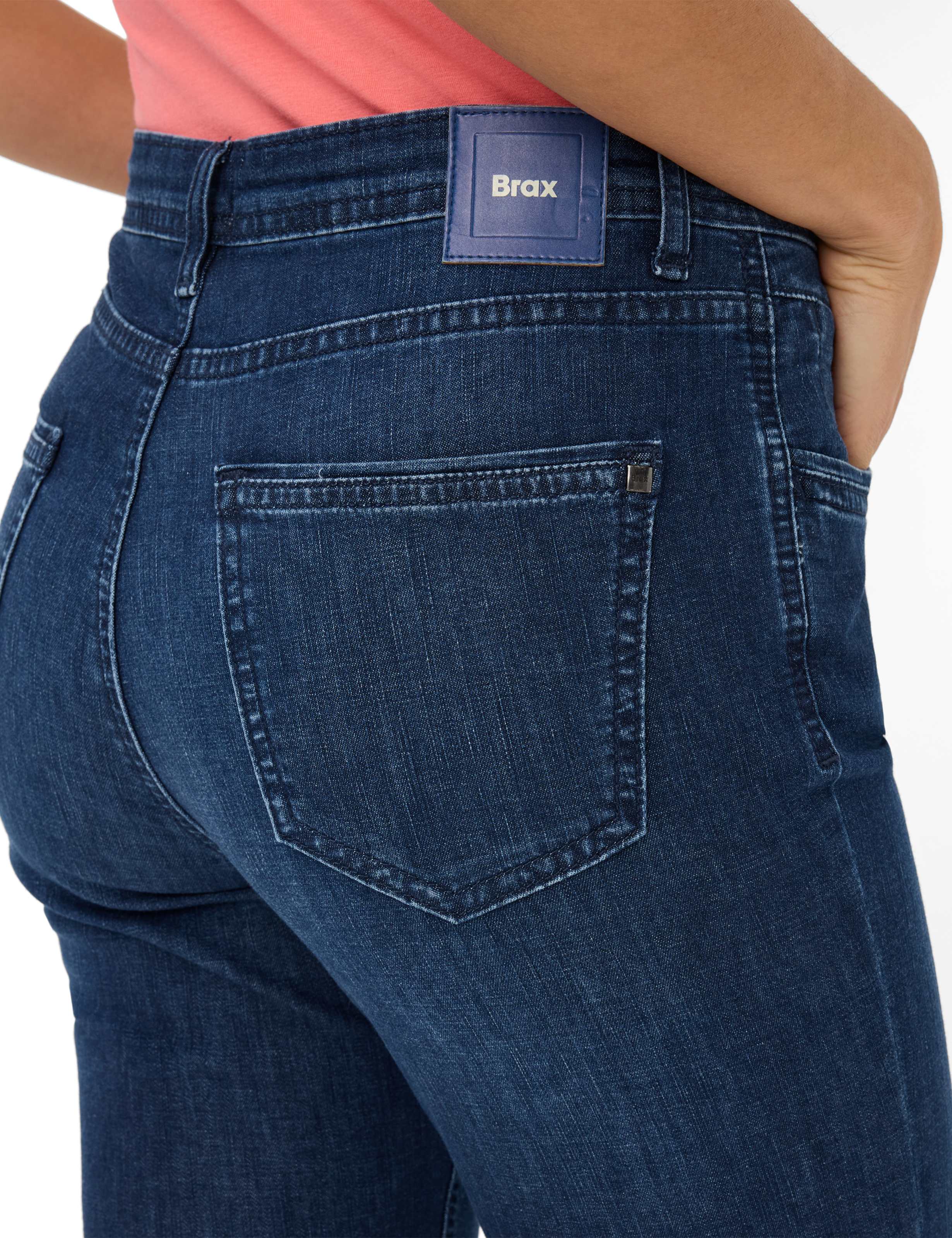 Women Style CAROLA Denim Dark Blue Feminine Fit Detail 2