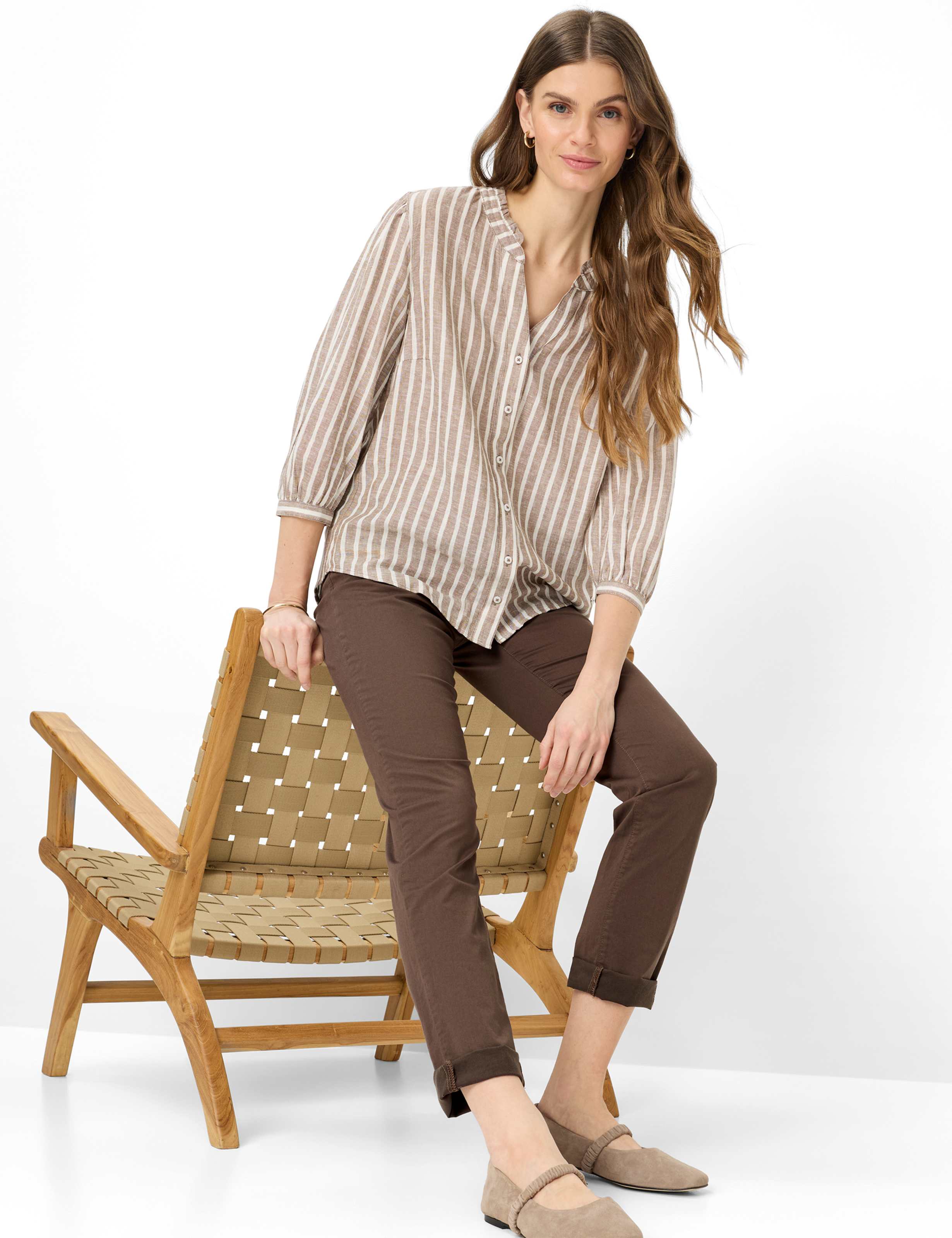 Damen Style CAROLA Dunkelbraun Feminine Fit Detail 1