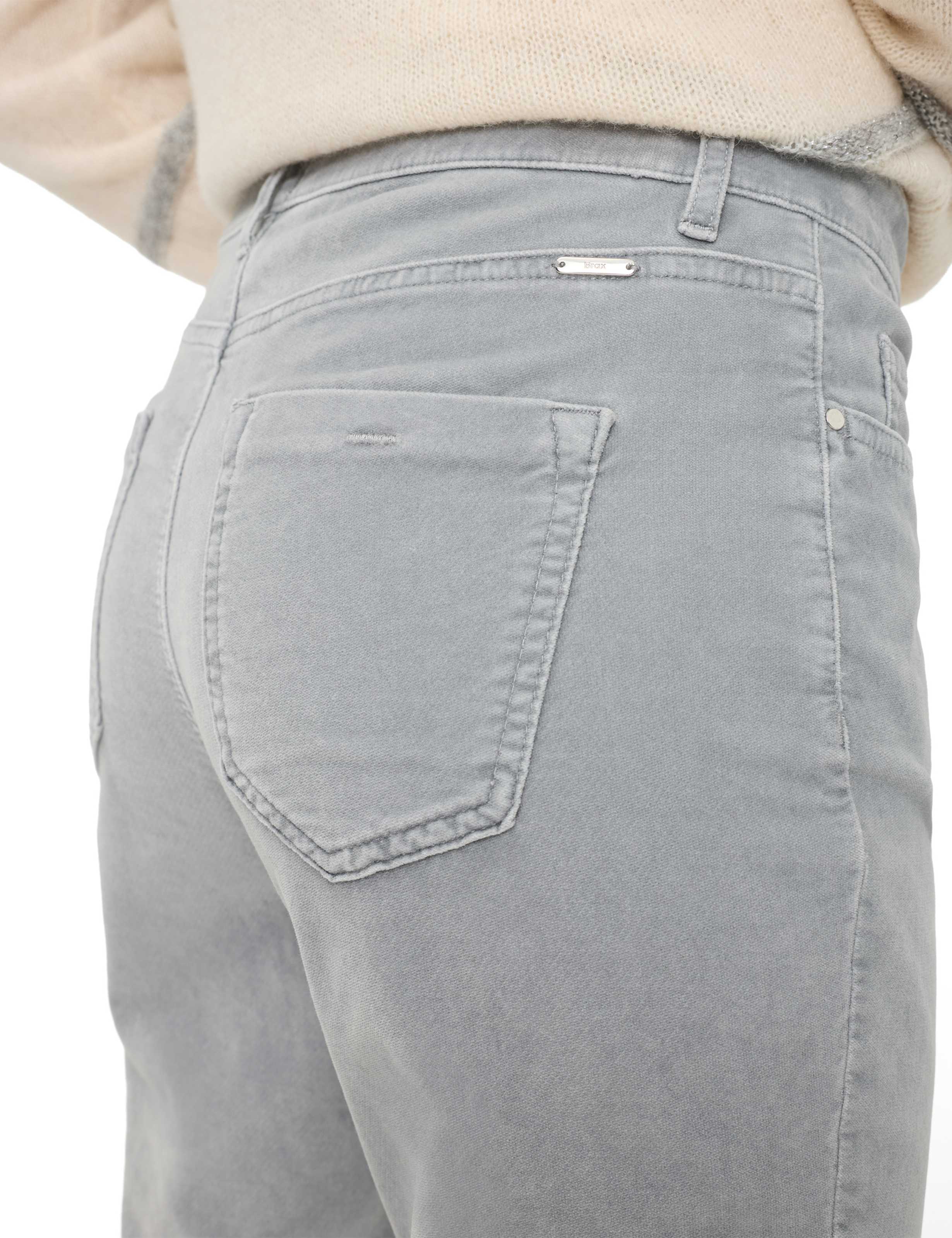 Women Style CAROLA Medium Gray Feminine Fit Detail 2