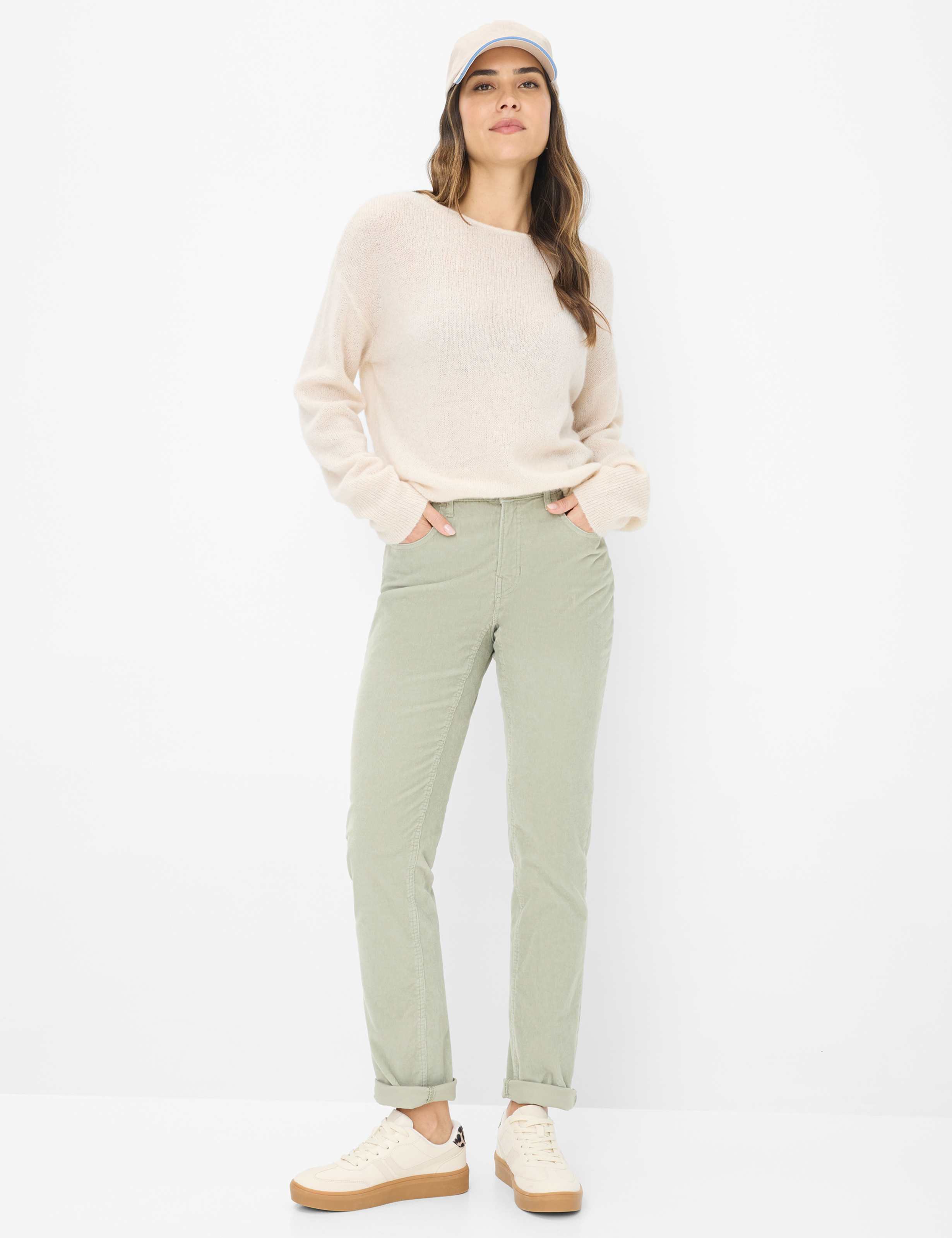 Femme Style MARY Vert Clair Regular Fit Tenue du mannequin