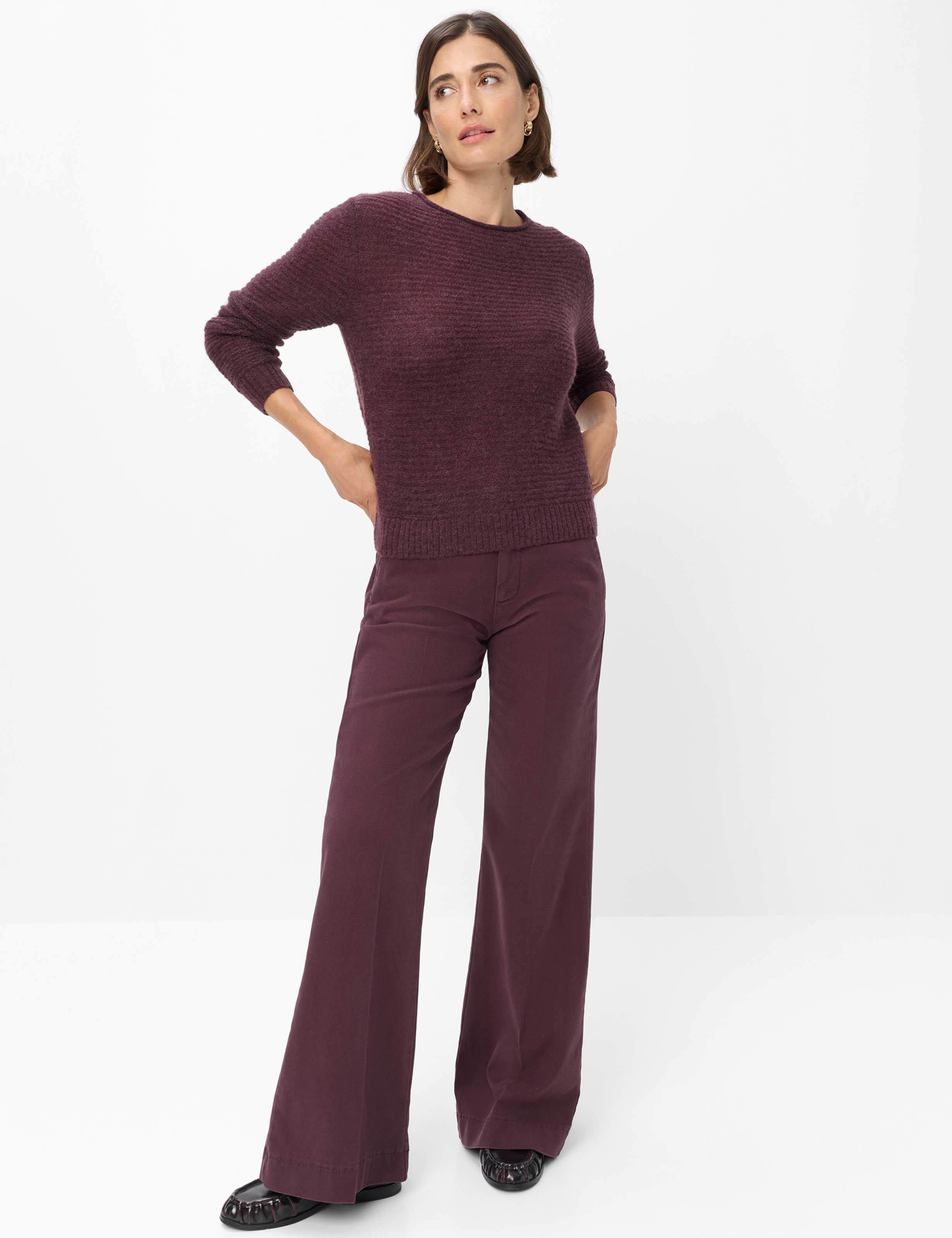 Damen Style LESLEY Dunkles Lila  Model Outfit