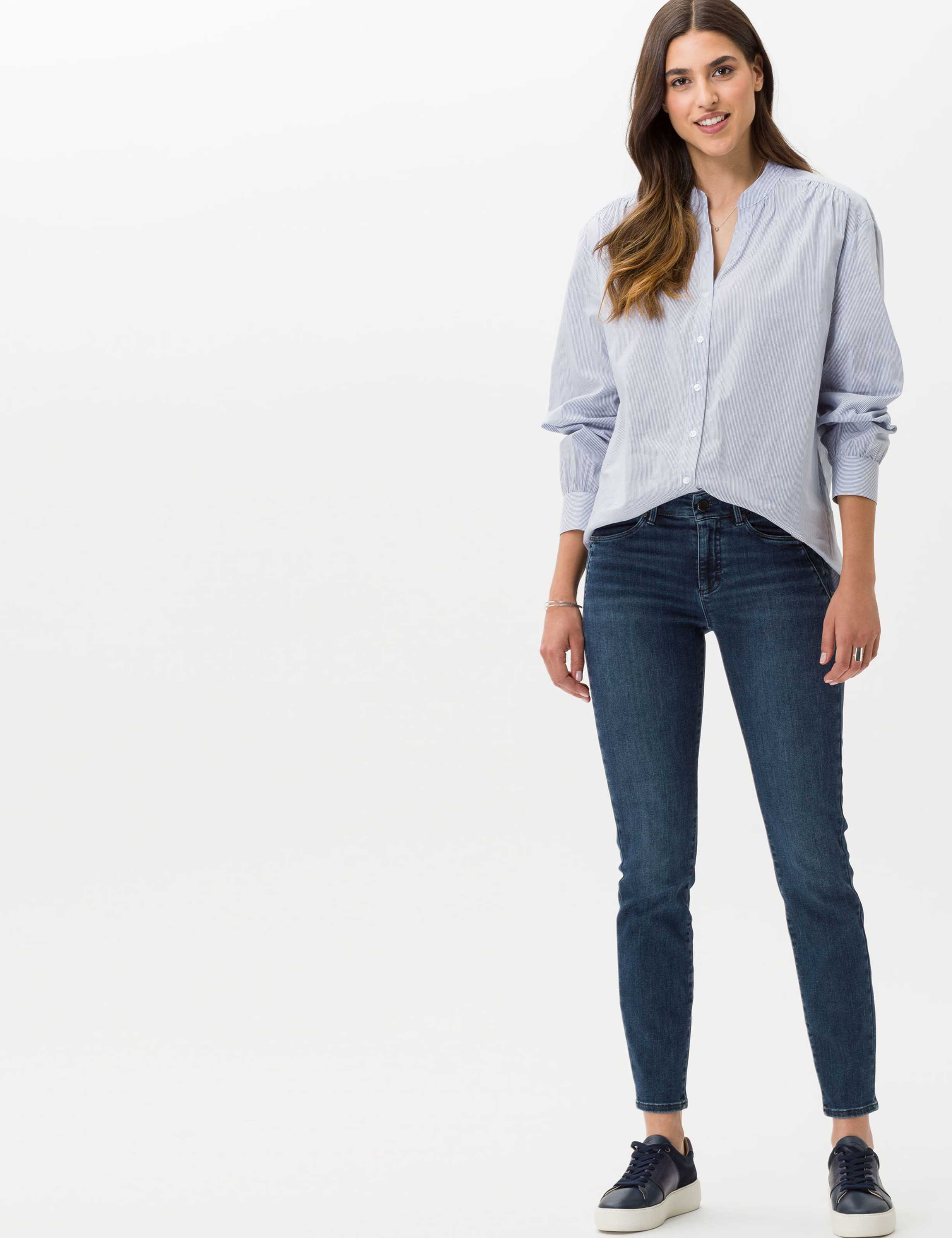Damen Style ANA Denim Blau Skinny Fit Model Outfit