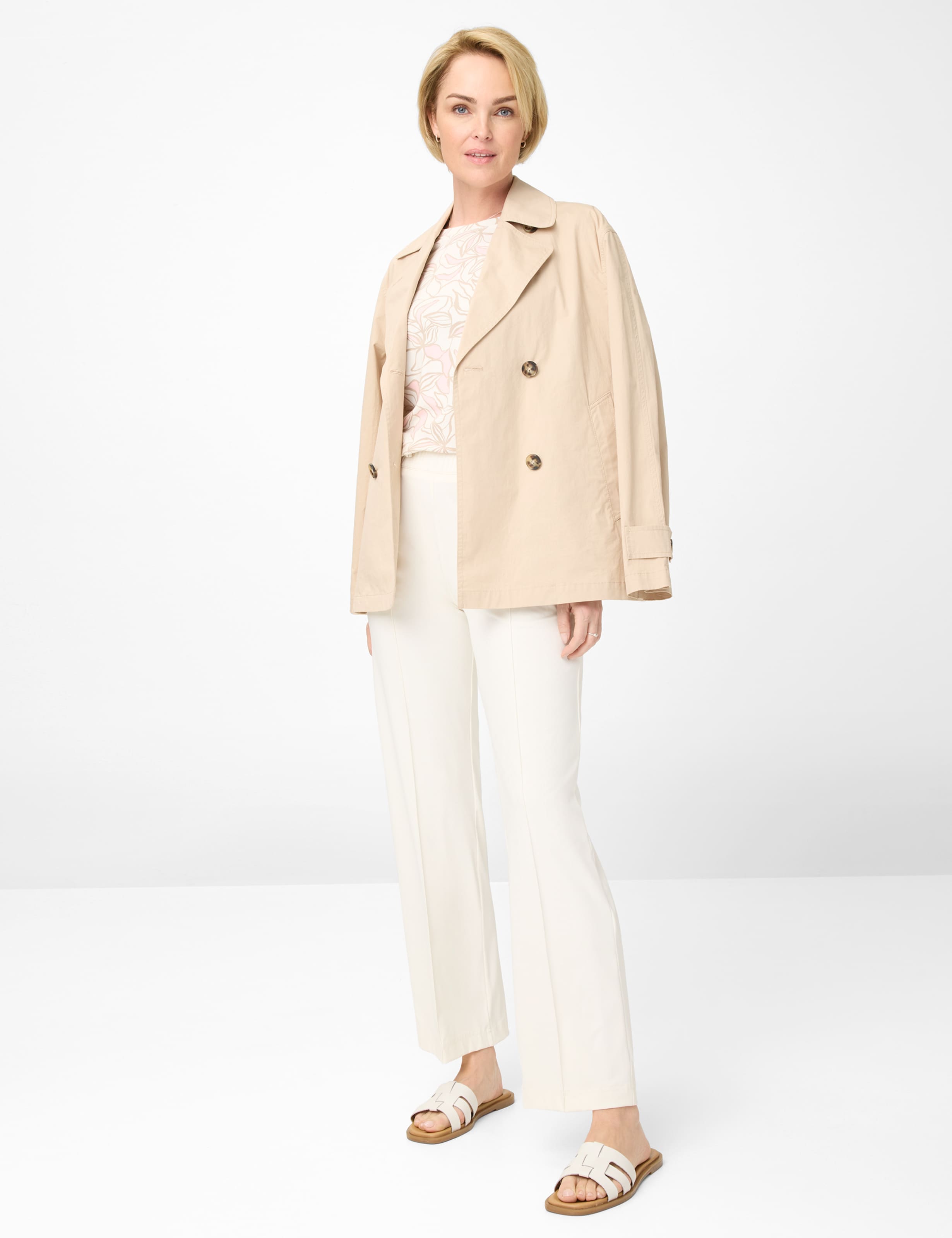 Damen Style PEGGY FLARED Cremeweiß Slim Fit Model Outfit