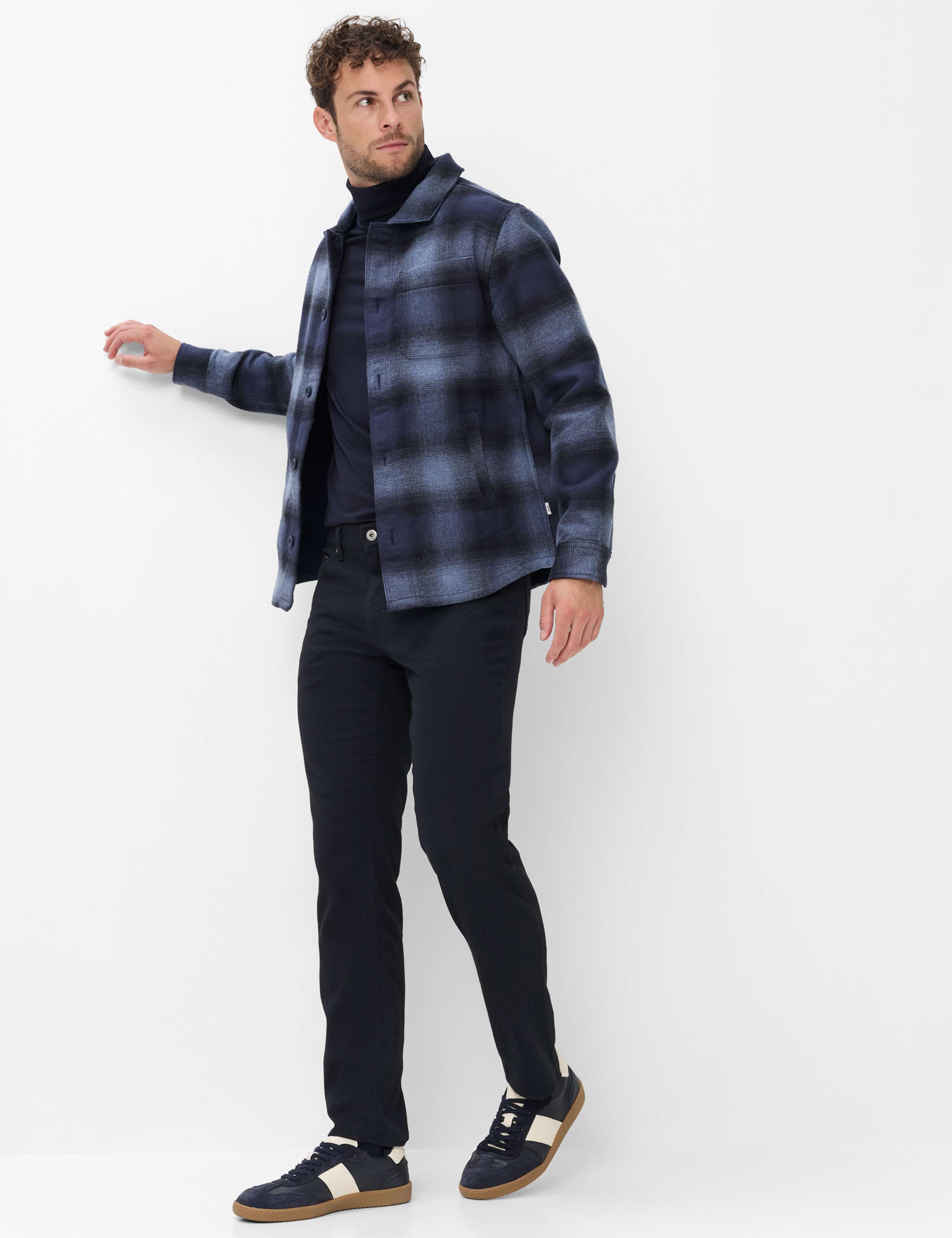 Homme Style COOPER Bleu Foncé Regular Fit Tenue du mannequin