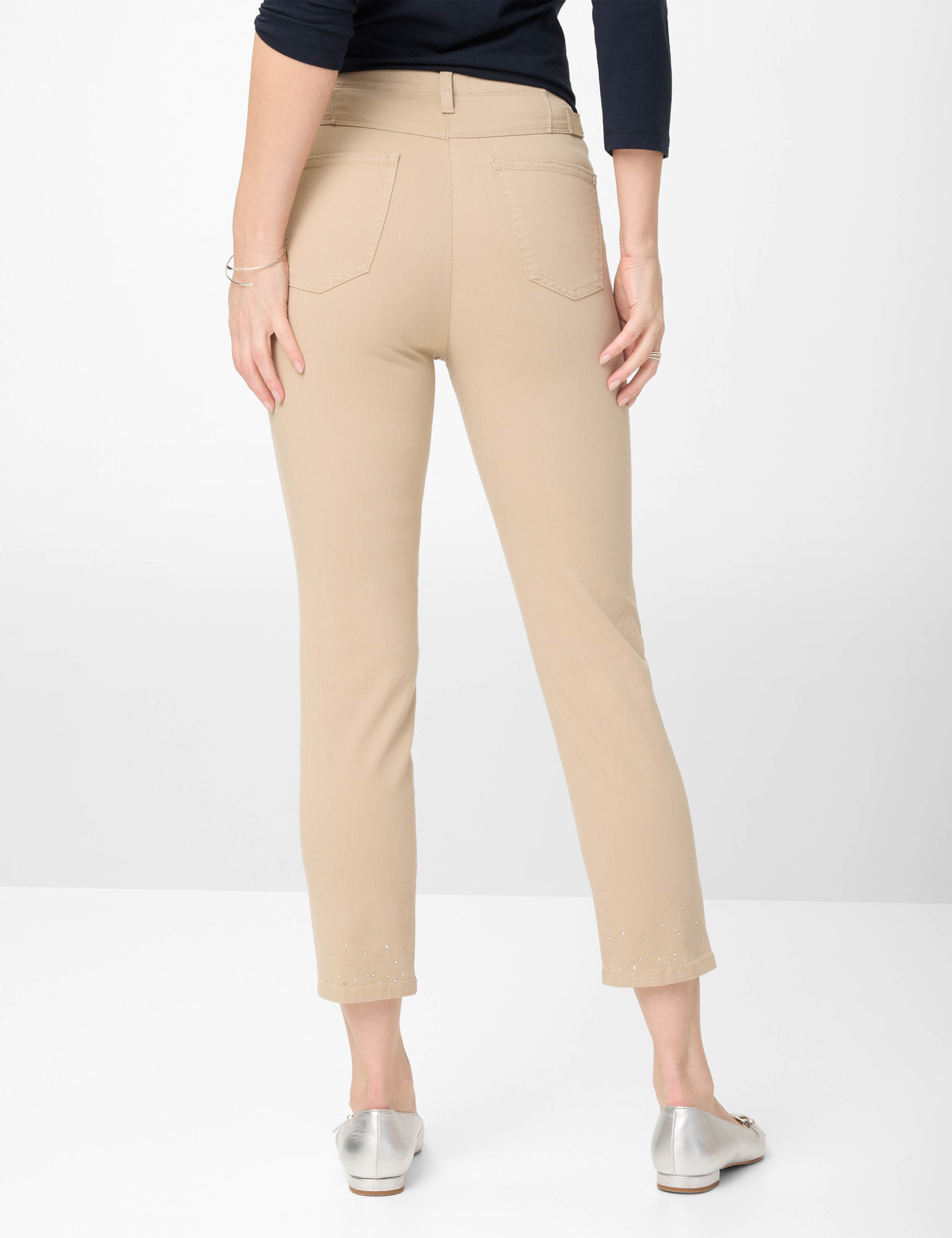 Damen Style LAURA 6/8 Beige Super Slim Fit Model Rueck