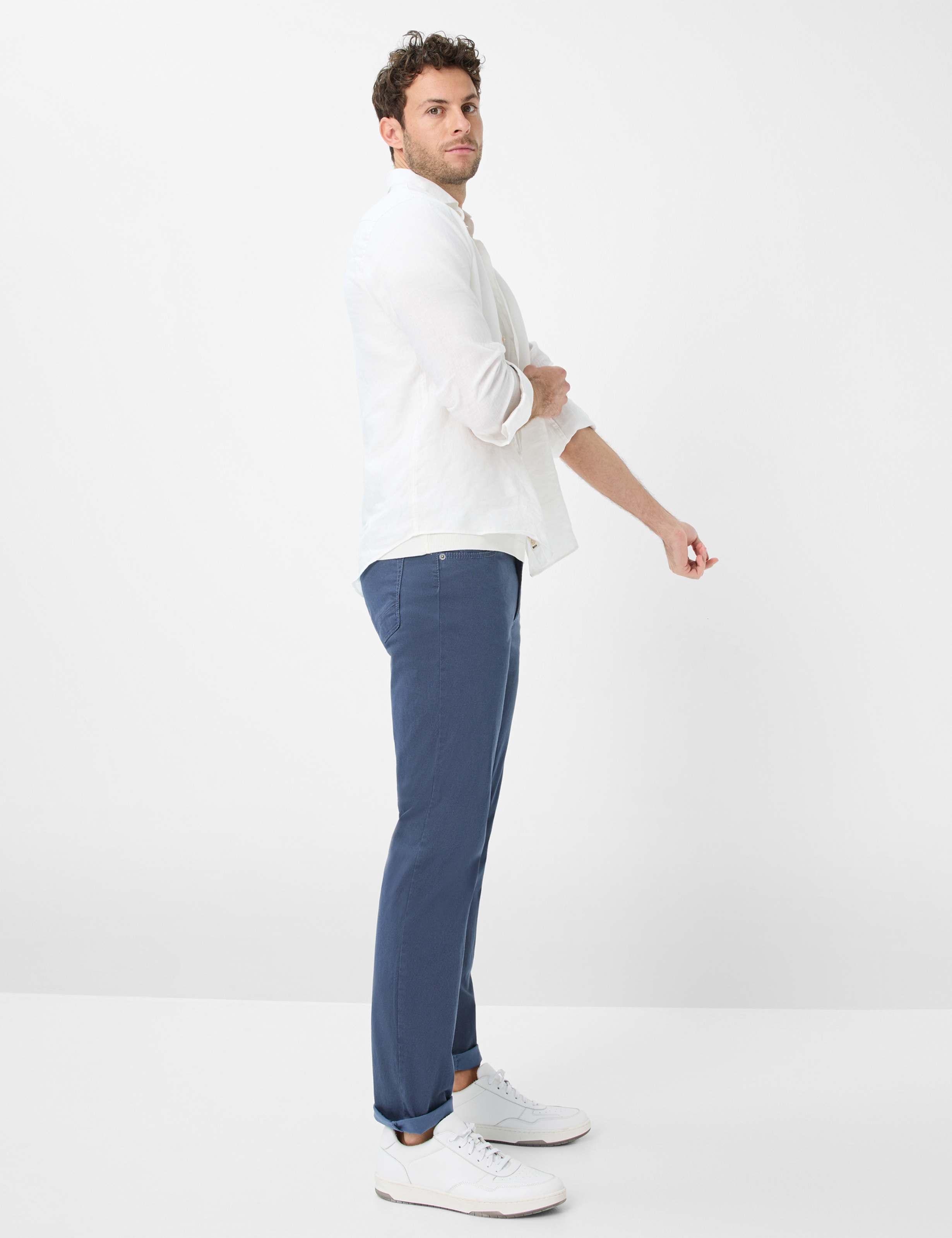 Homme Style CHUCK Bleu Foncé Modern Fit Tenue du mannequin