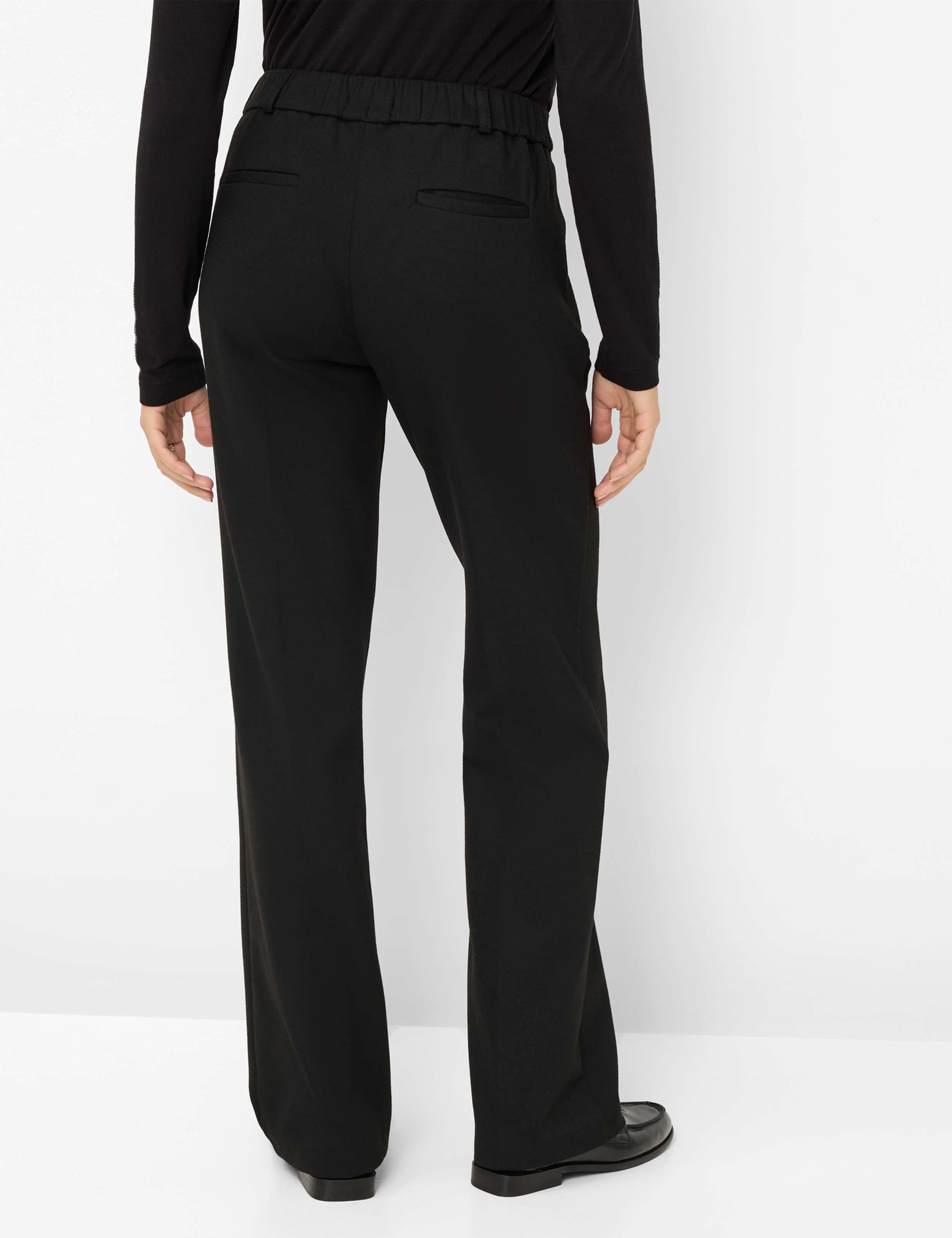 Thumbnail - Raphaela by Brax Damen Marlenehose Style PEGGY FLARED BLACK, schwarz, Gr. 46