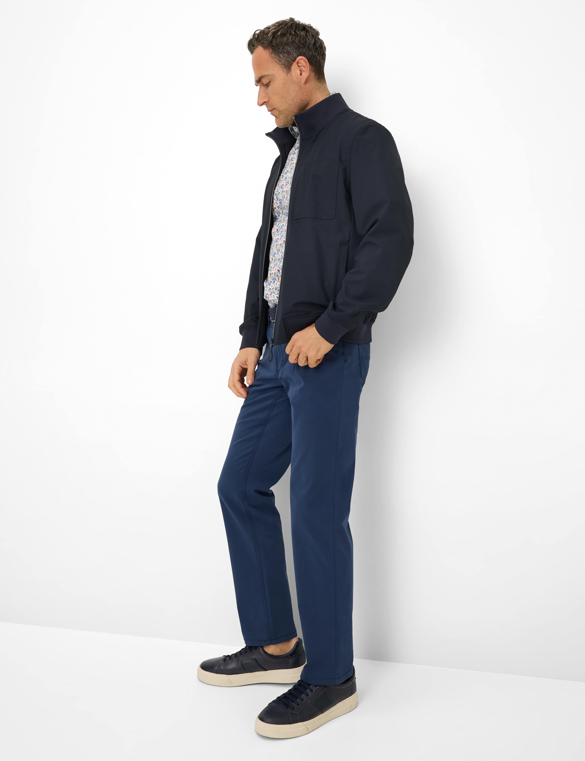 Homme Style CARLOS Bleu Regular Fit Tenue du mannequin