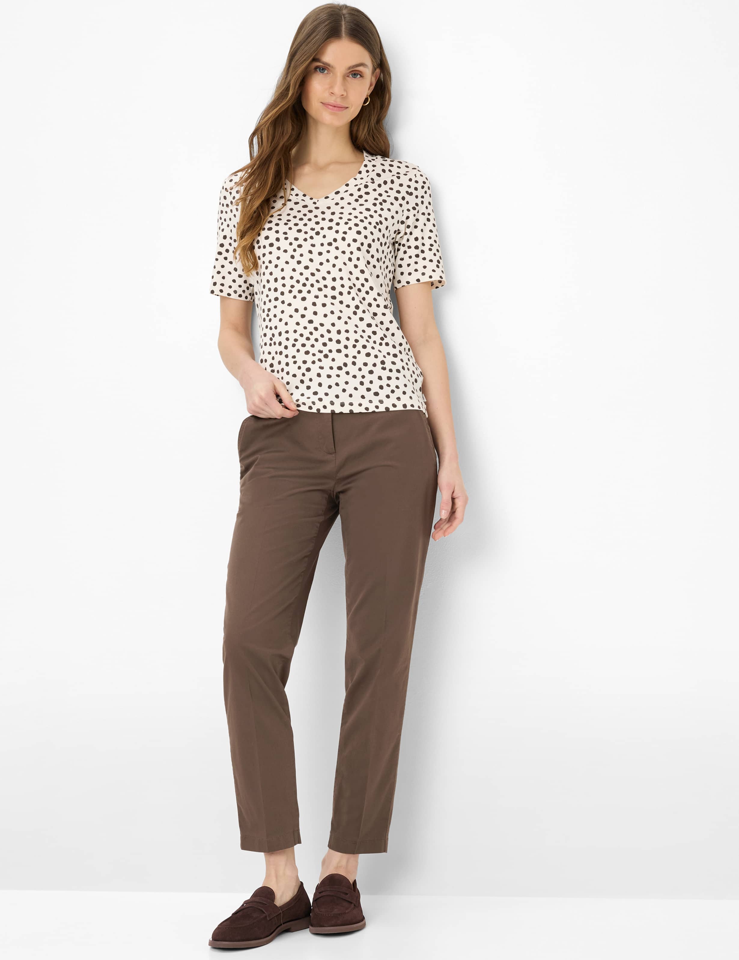 Femme Style CARINA S Marron Foncé  Tenue du mannequin