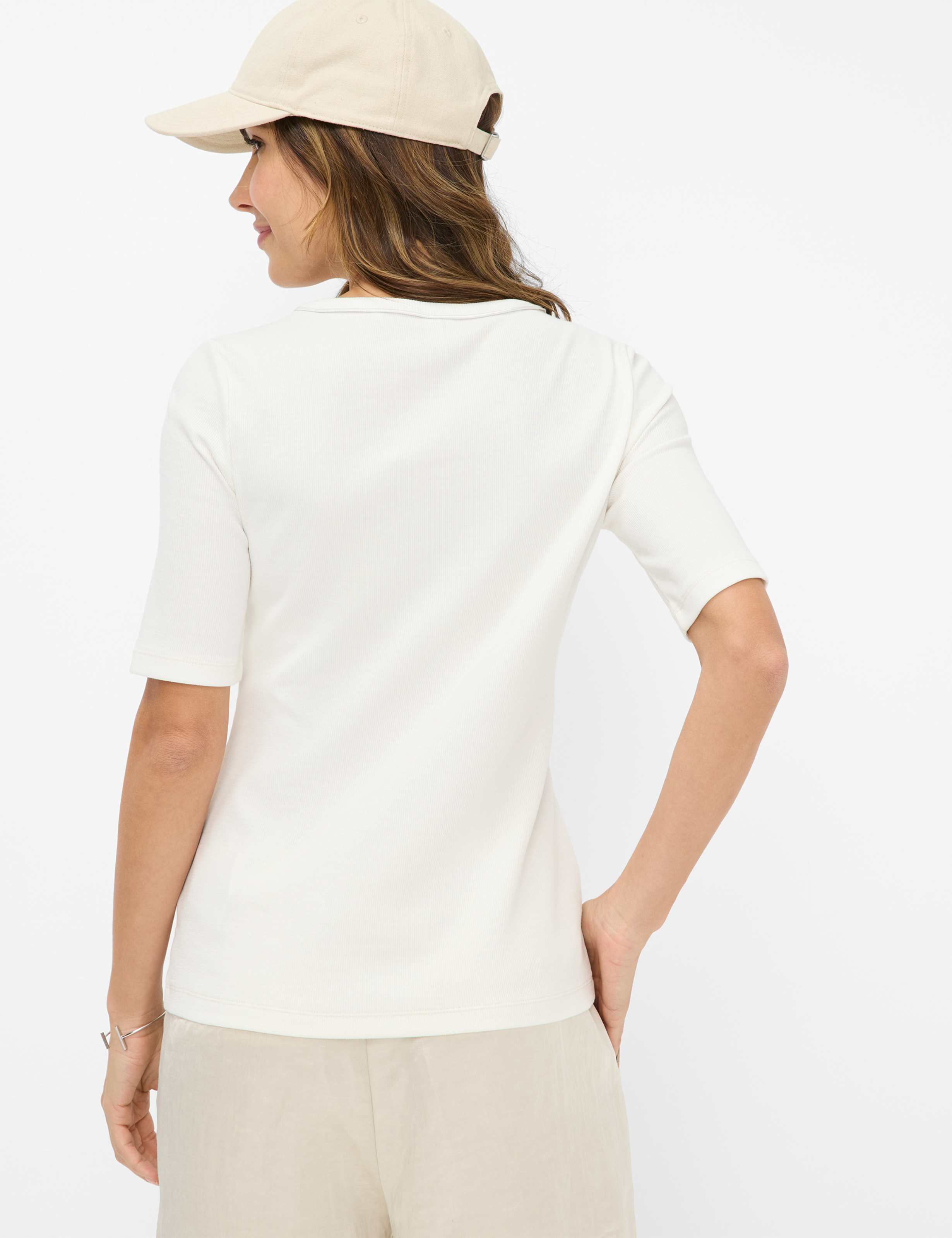 Women Style CARINA Cream White  Model back