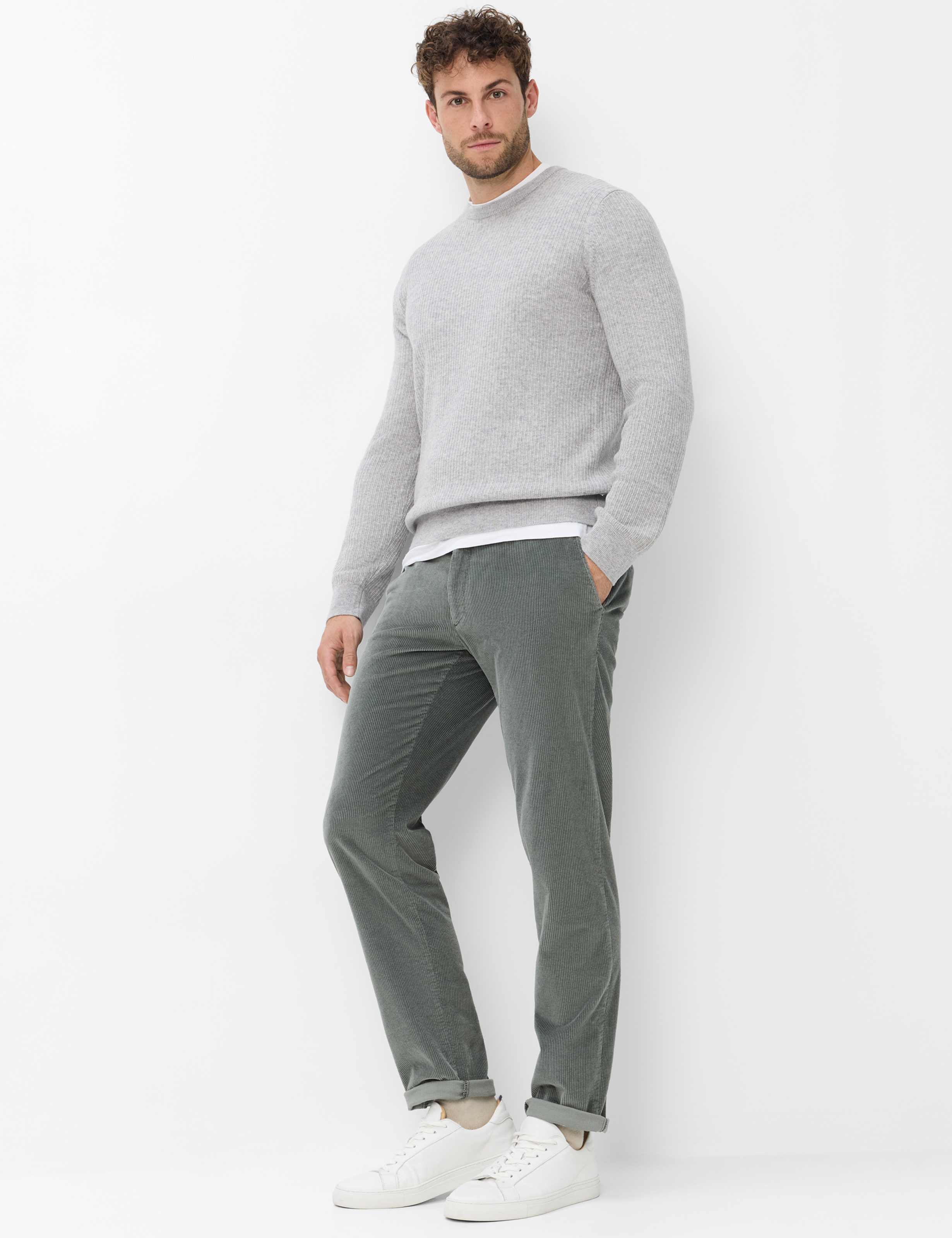 Homme Style FABIO Vert Modern Fit Tenue du mannequin