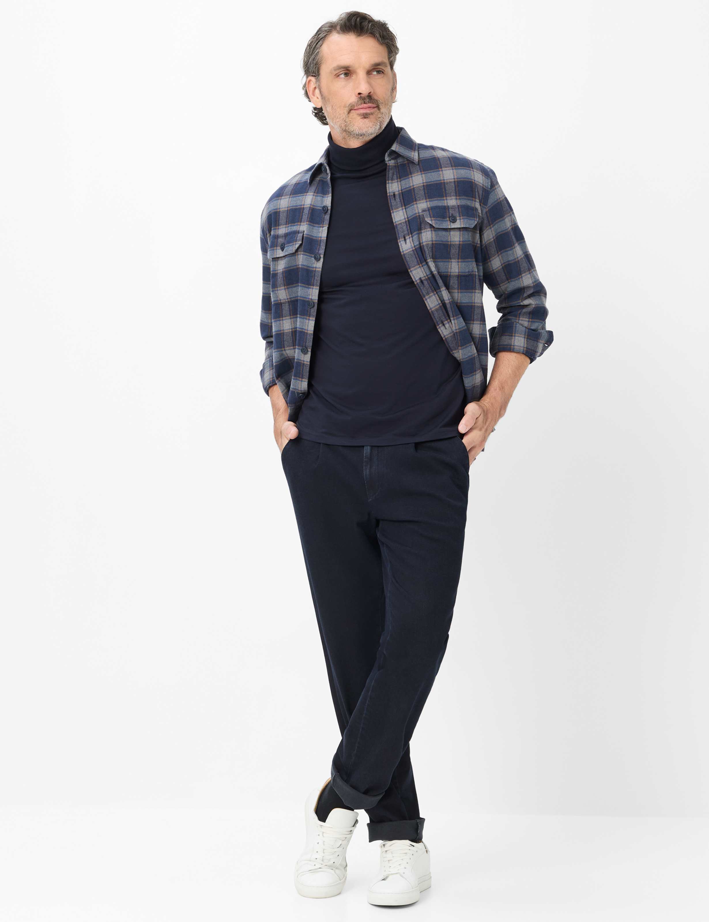 Herren Style LUIS Denim Dunkelblau Regular Fit Model Outfit