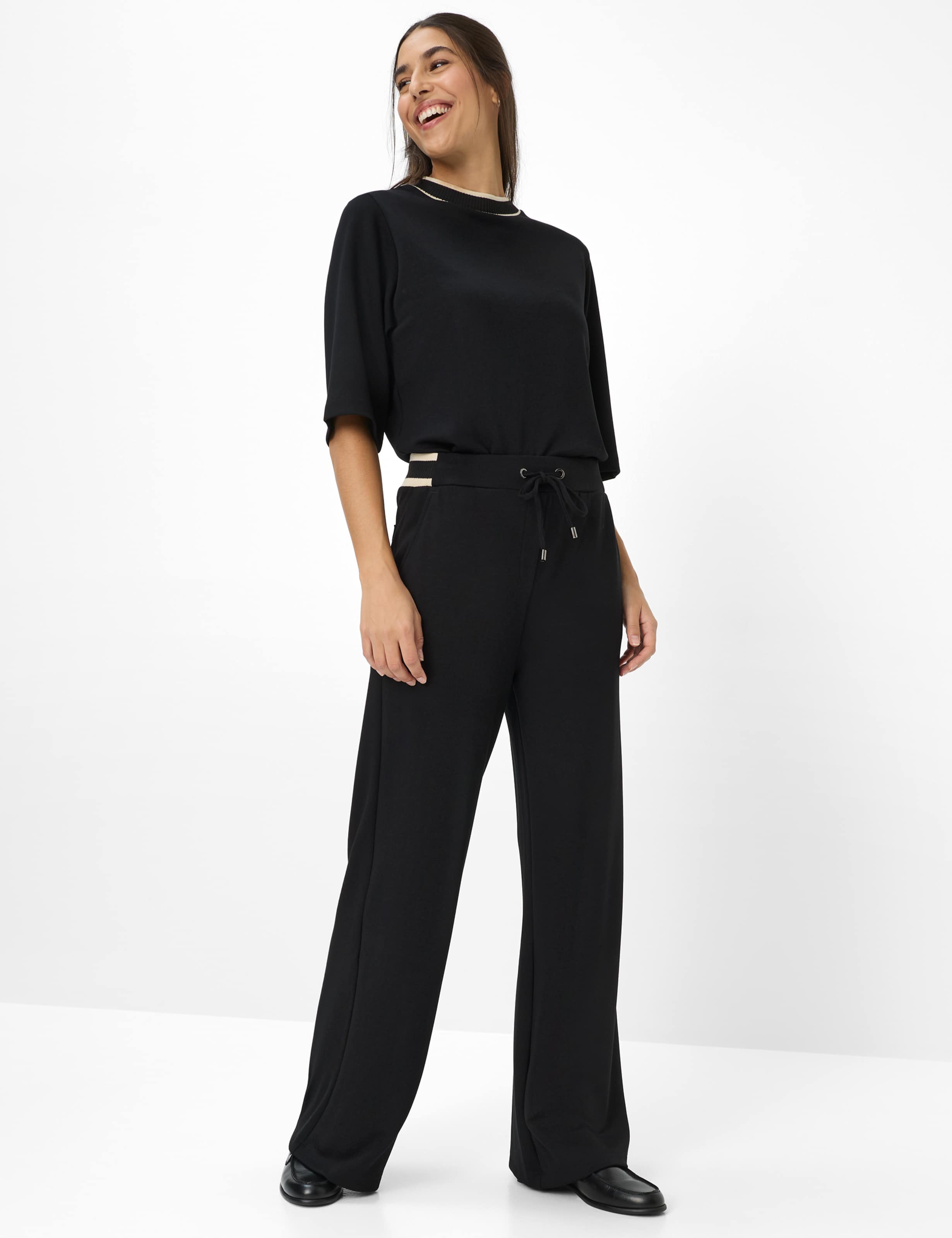 Damen Style MAINE Schwarz Wide Leg Model Outfit