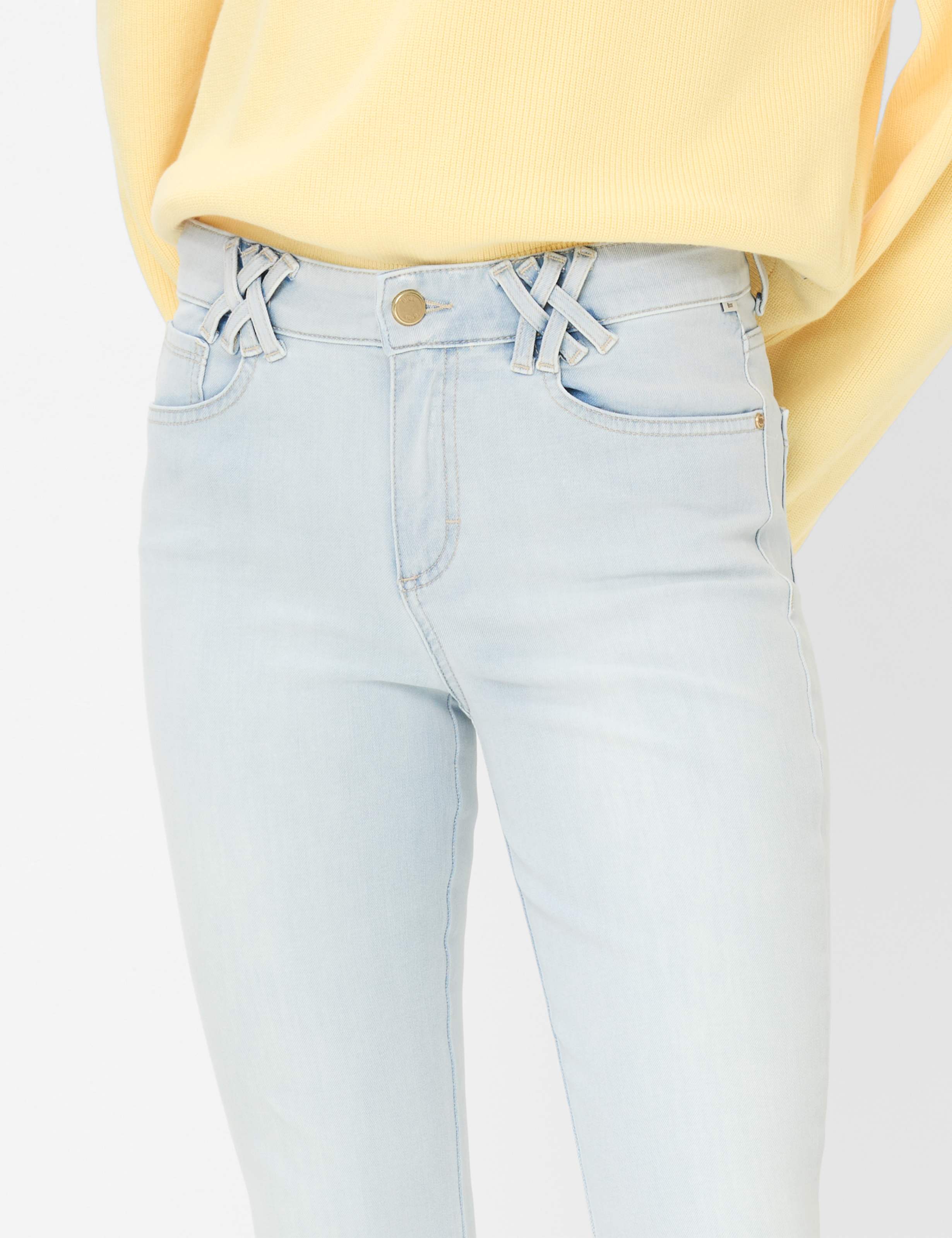 Women Style SHAKIRA Denim Blue Slim Fit Detail 1