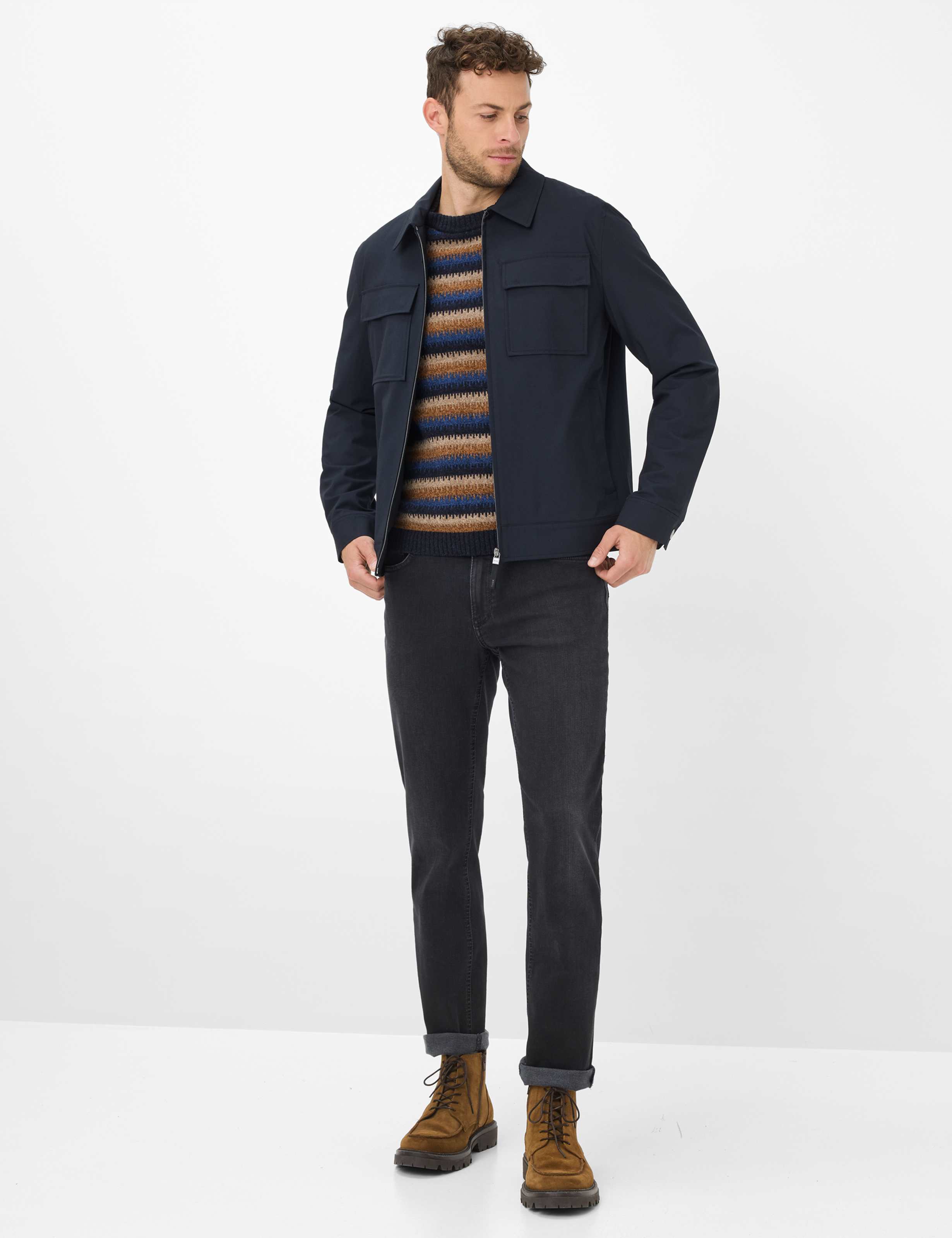 Herren Style COOPER Denim Dunkelgrau Regular Fit Model Outfit