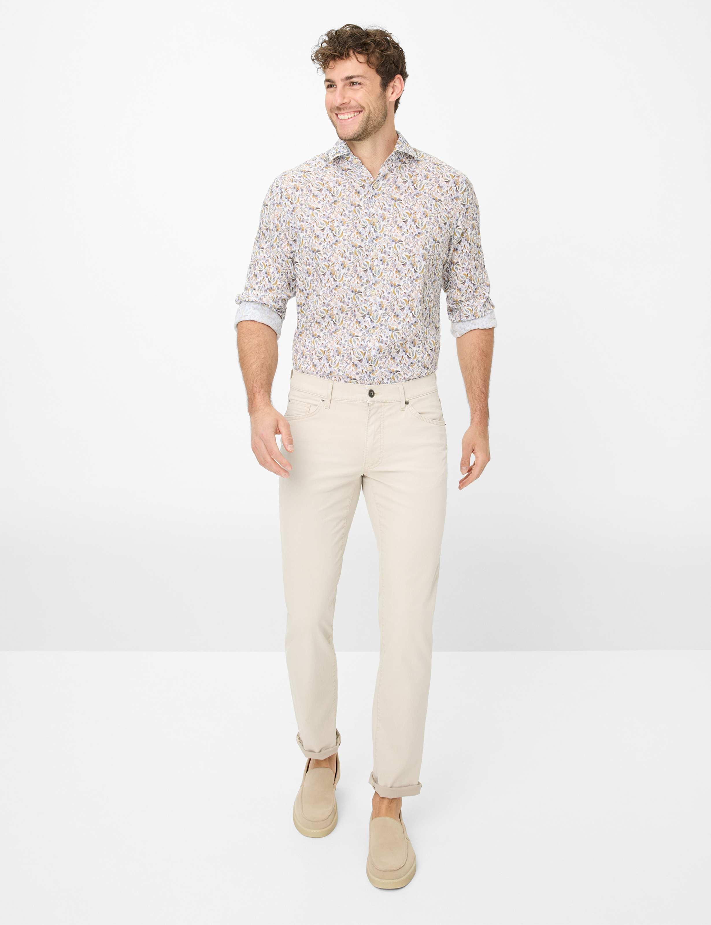 Men Style CHUCK Denim Beige Modern Fit Model Outfit