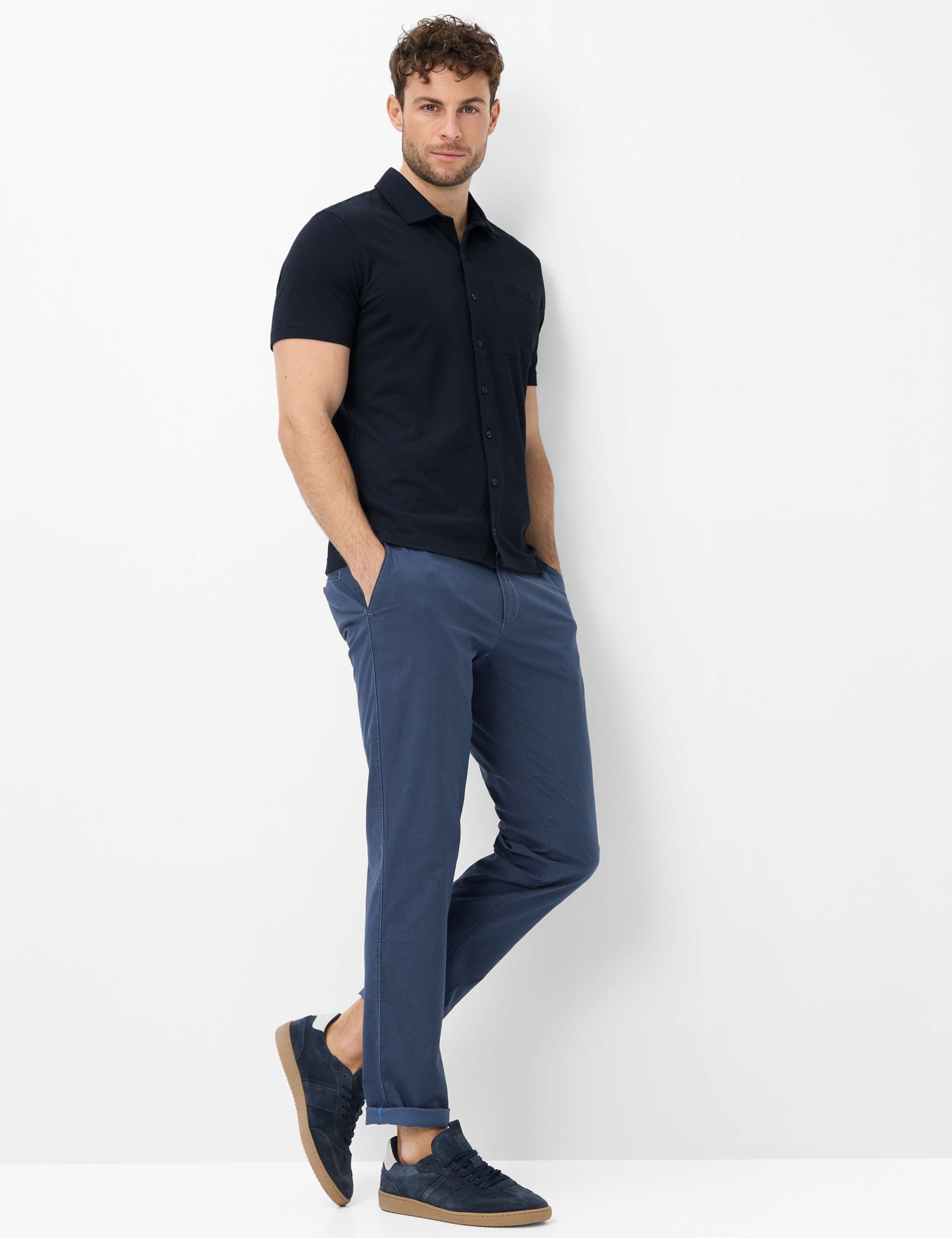 Homme Style PIROZ Bleu Foncé  Tenue du mannequin