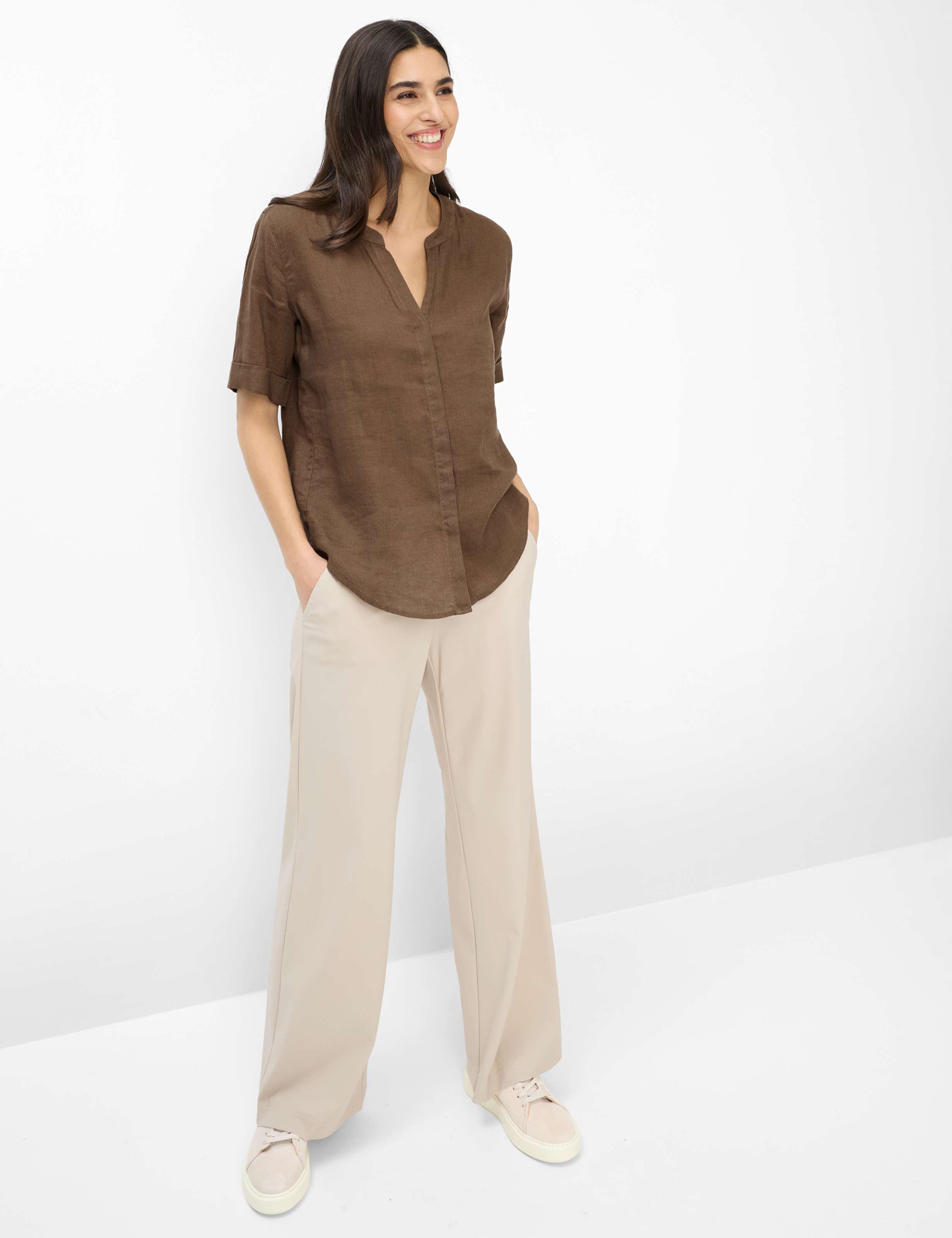 Damen Style VERI Dunkelbraun  Model Outfit