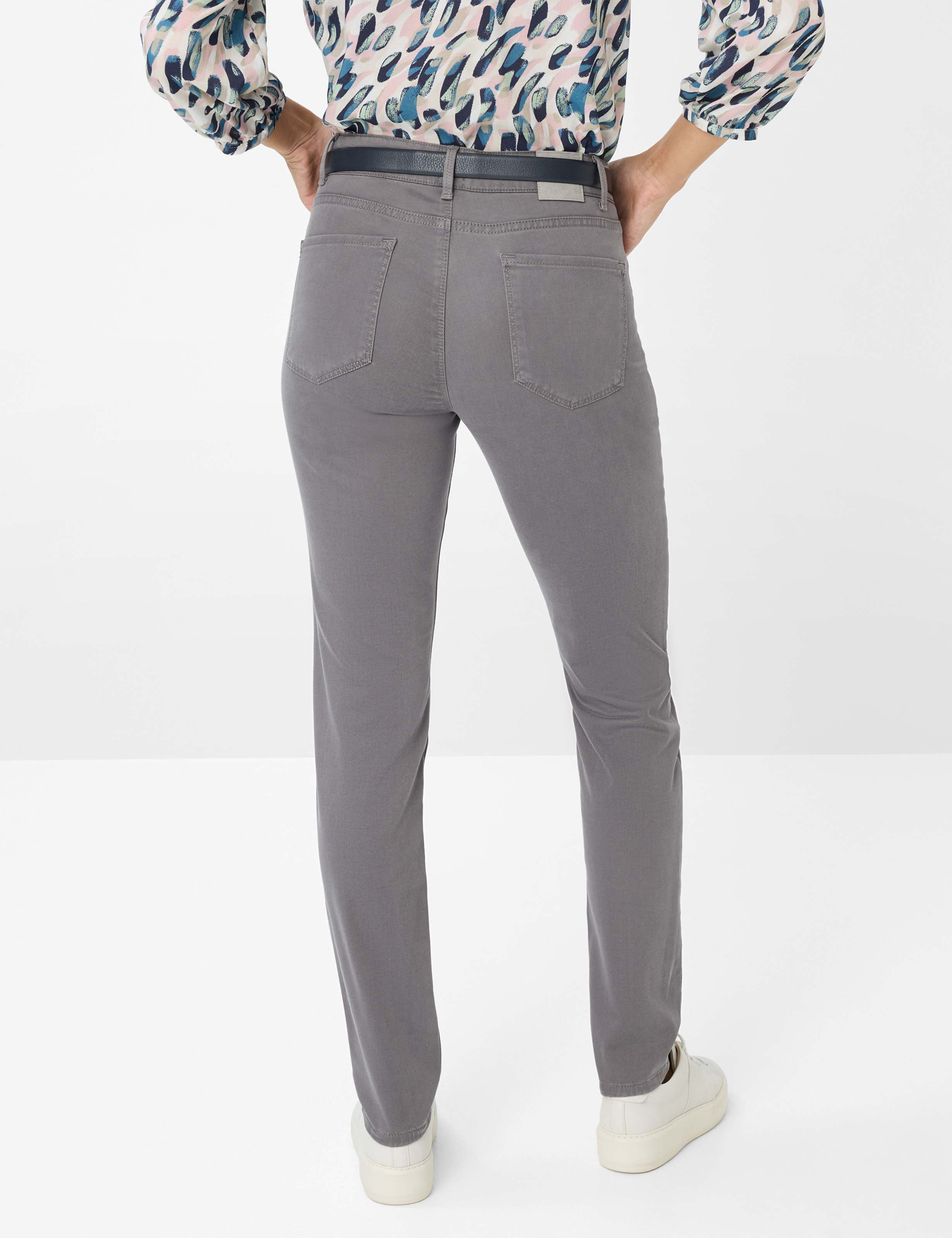Damen Style SHAKIRA Grau Slim Fit Model Rueck