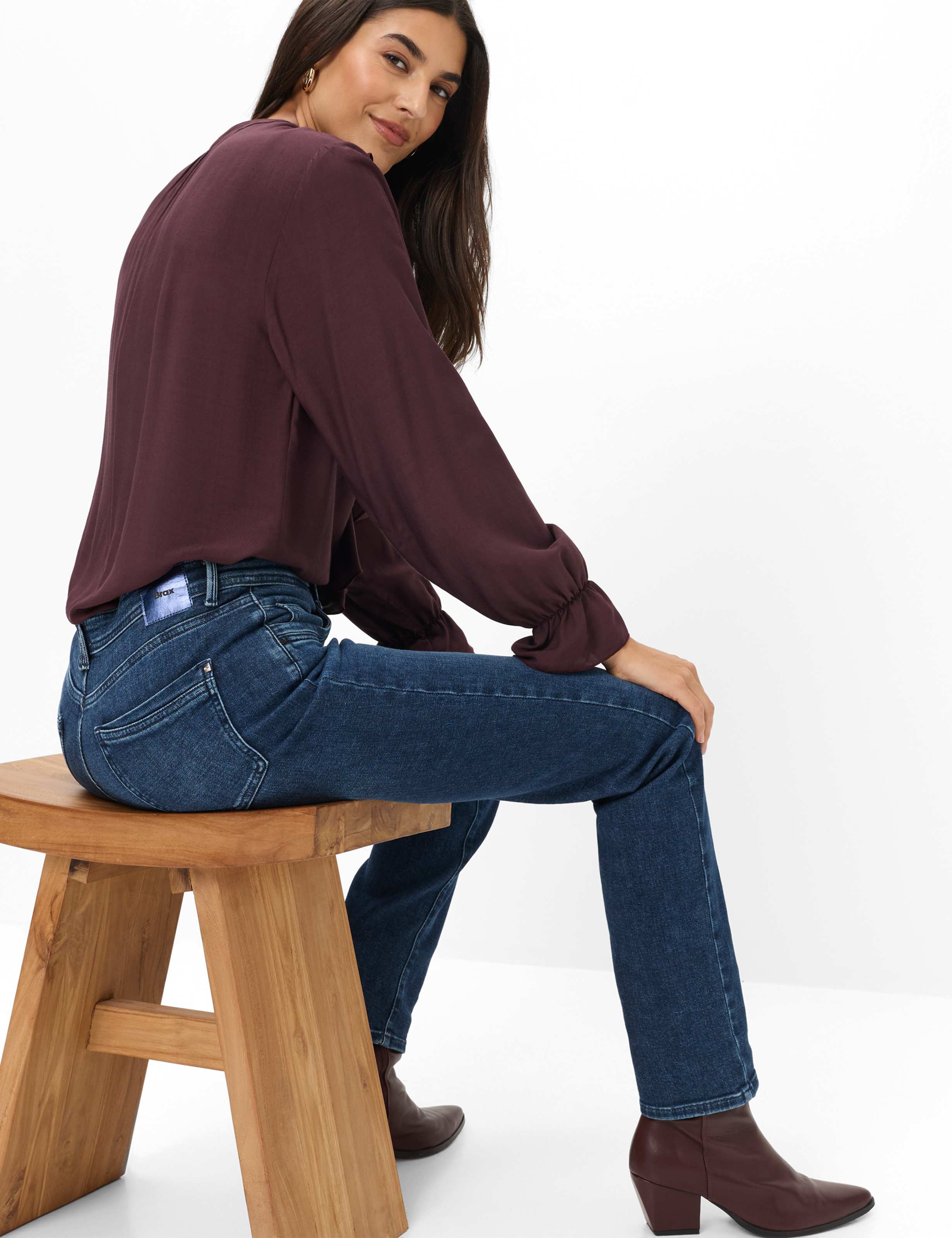 Women Style CAROLA Denim Blue Regular Feminine fit Detail 1