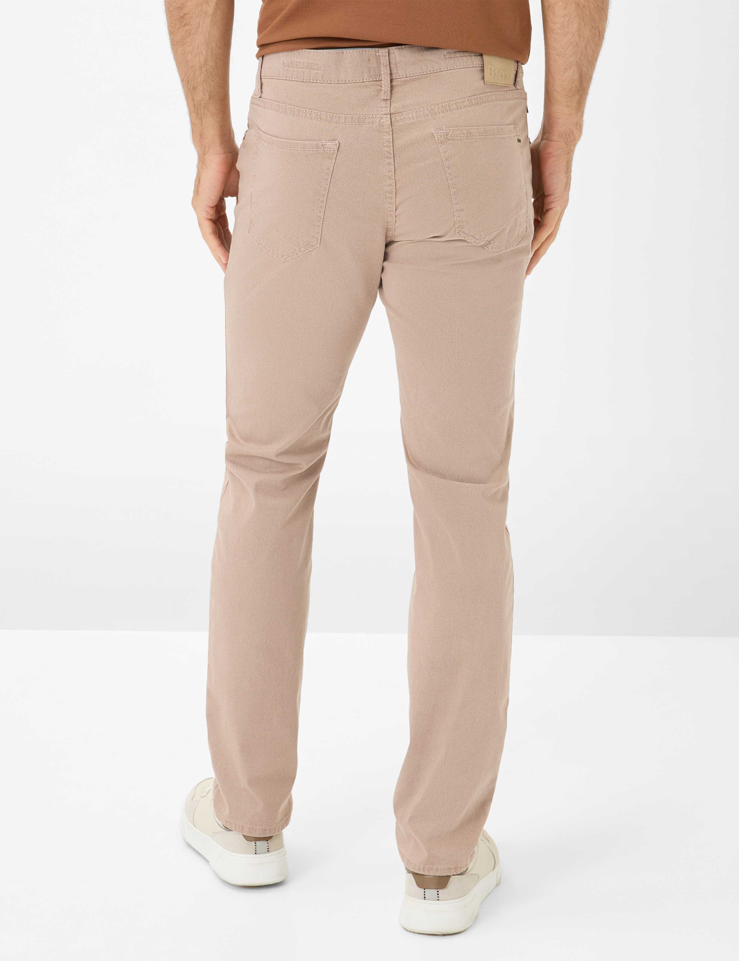 Herre Style CHUCK Lysbrun Modern Fit Model ryg