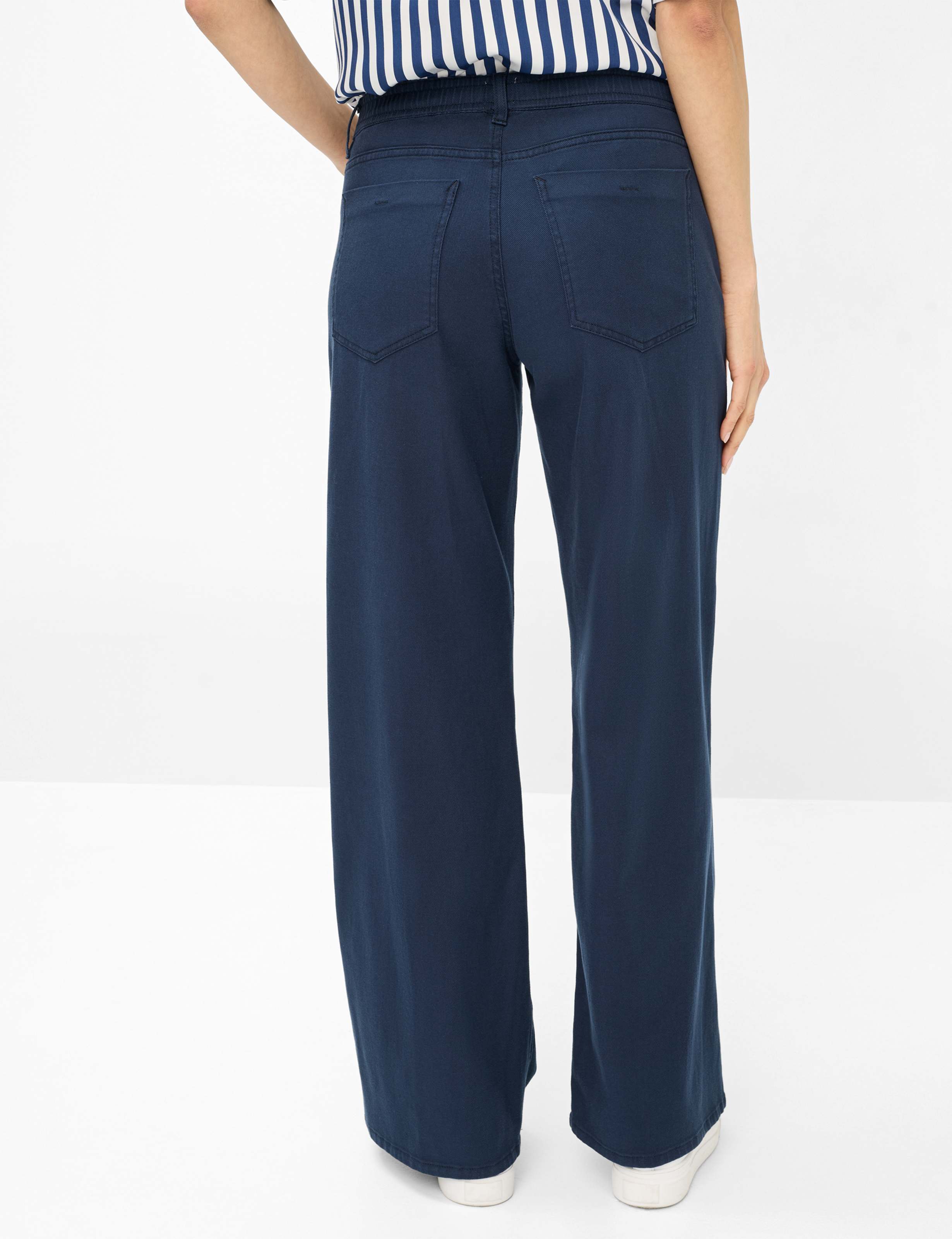 Damen Style MORGAN Dunkelblau Wide Leg Model Rueck
