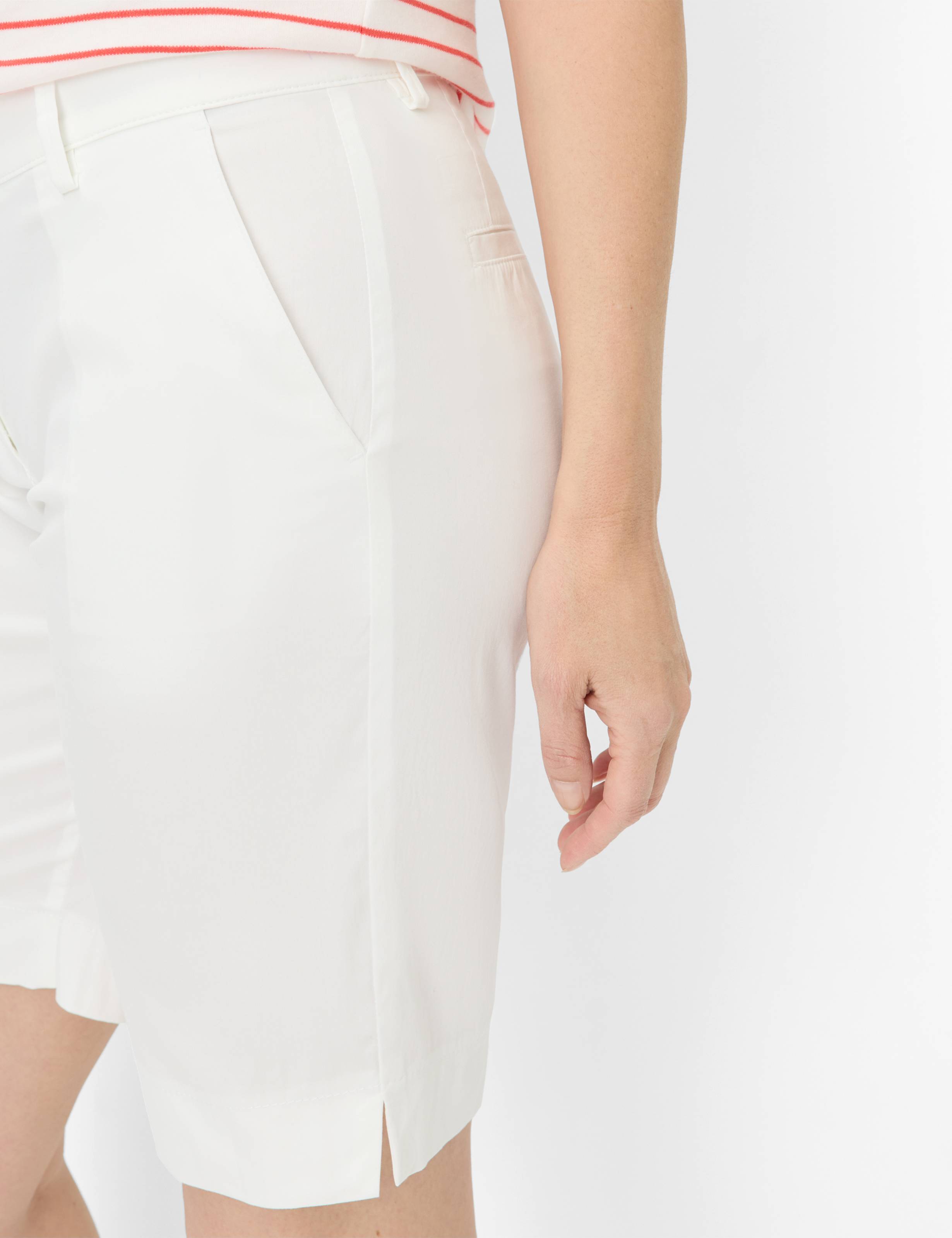 Femme Style MIA B Blanc Crème Regular Fit Détail 2