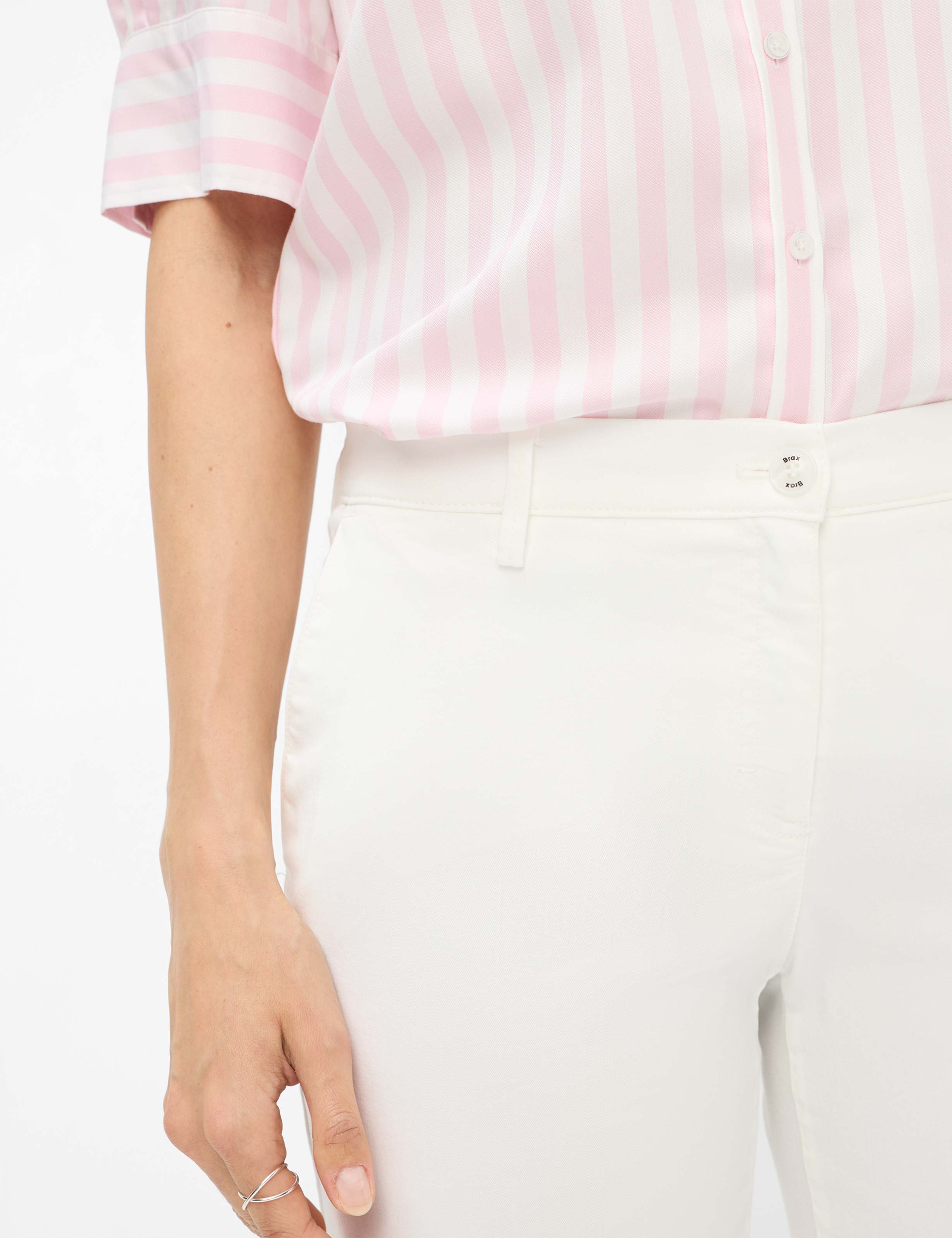 Damen Style MIA B Cremeweiß Slim Fit Detail 2