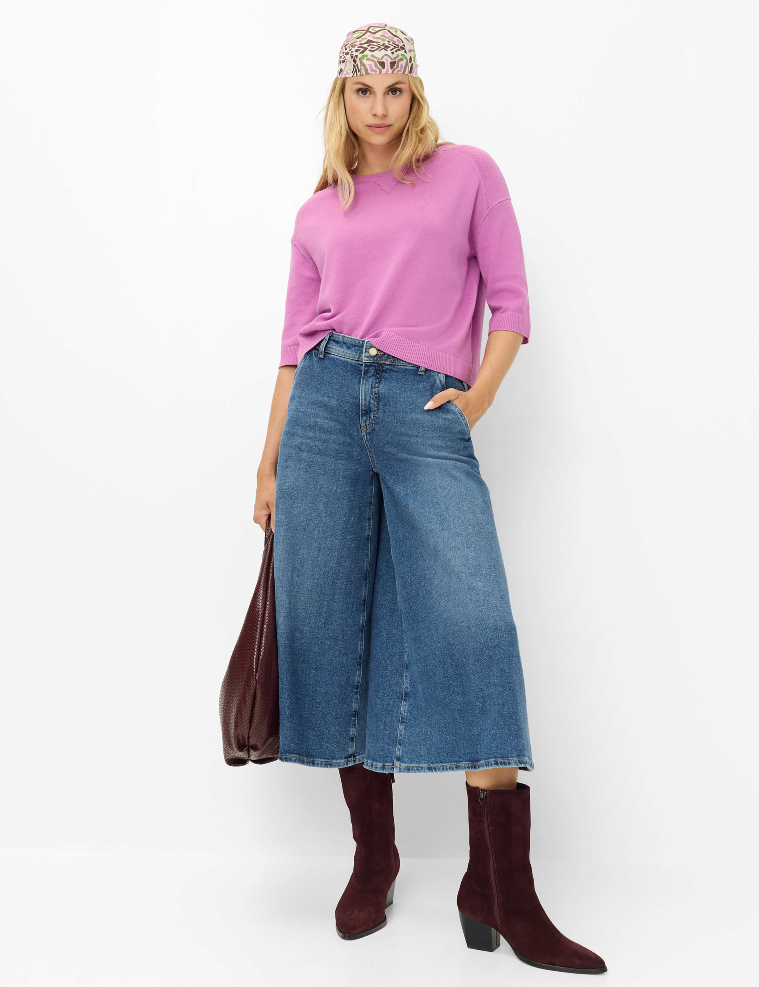 Femme Style NIA Violette Clair  Tenue du mannequin