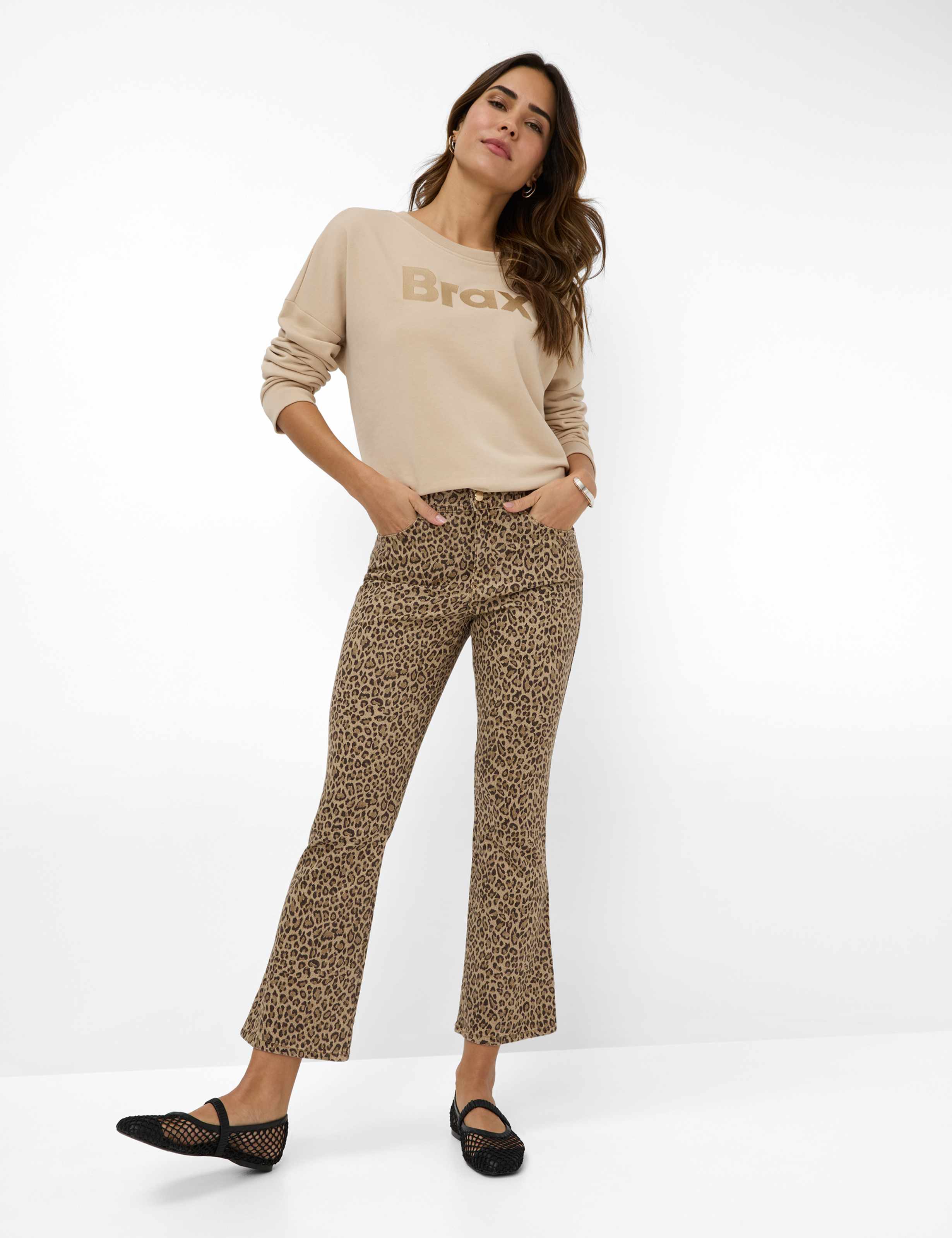 Damen Style SHAKIRA S Denim Beige Slim Fit Model Outfit