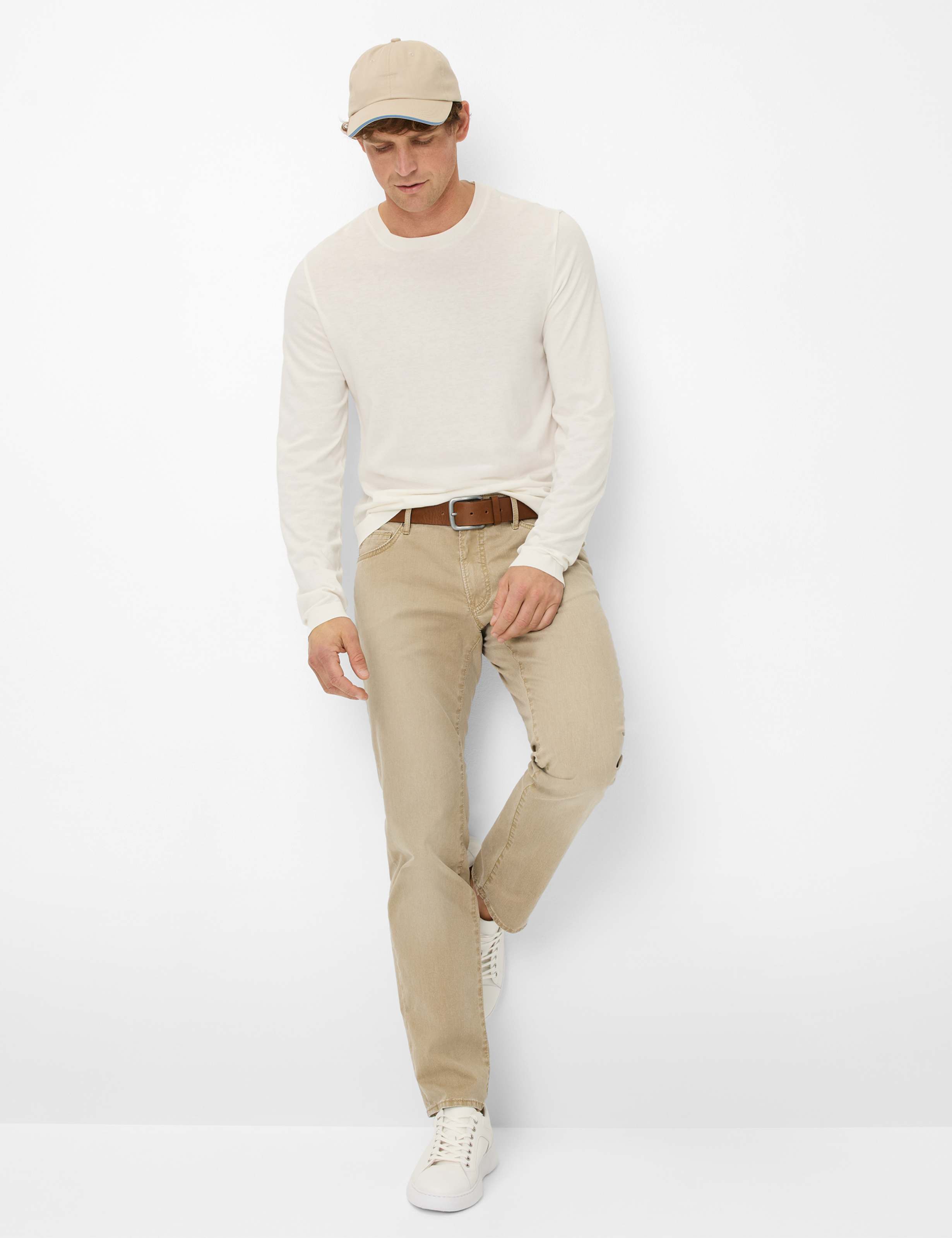 Men Style TIMON Cream White  Model Outfit