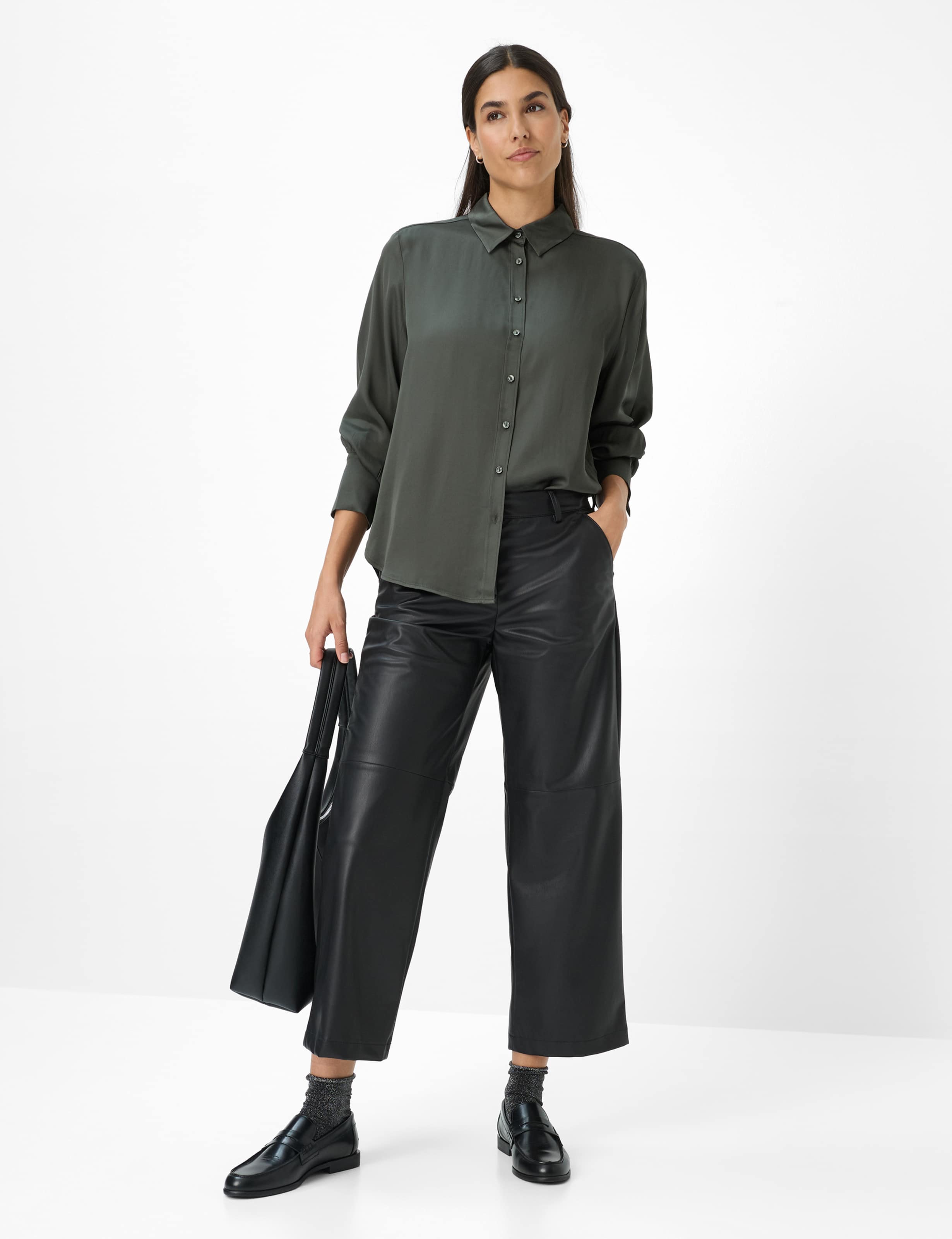 Damen Style VIC Dunkelgrün  Model Outfit