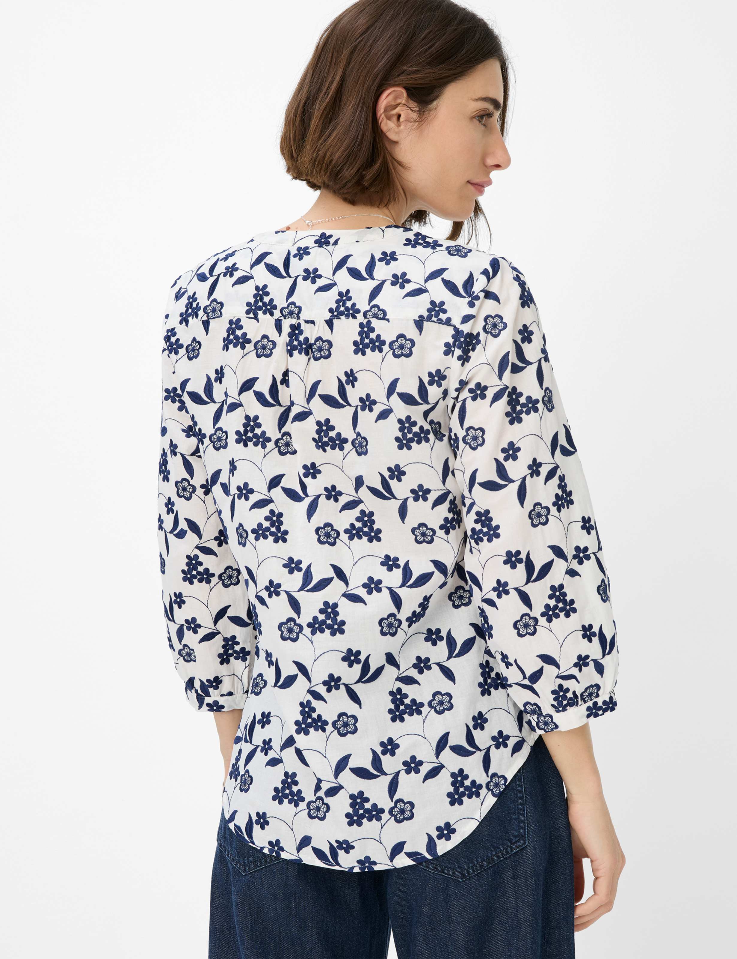 Women Style VELIA White  Model back