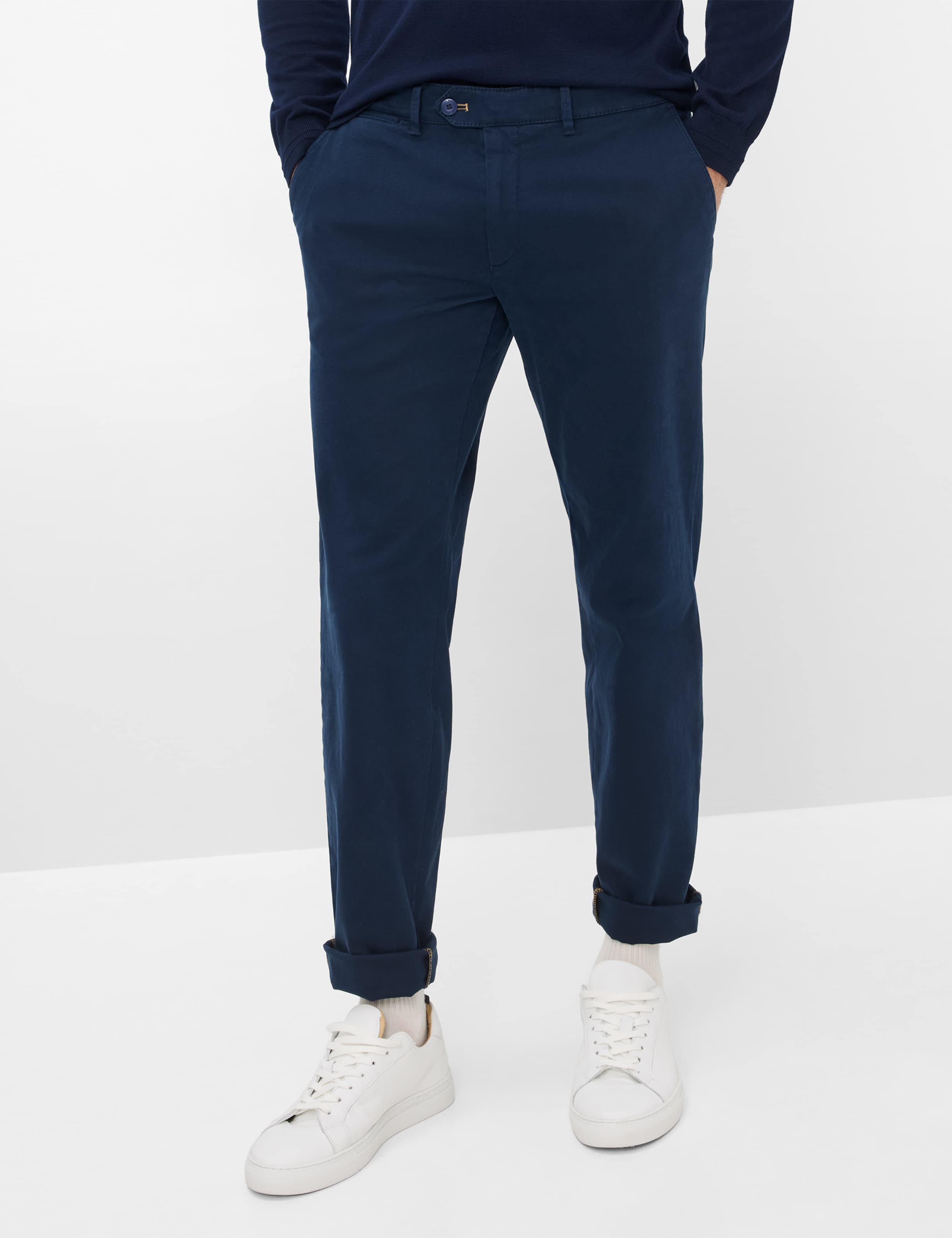 Heren Style JOE Donkerblauw Modern Fit Model voorkant