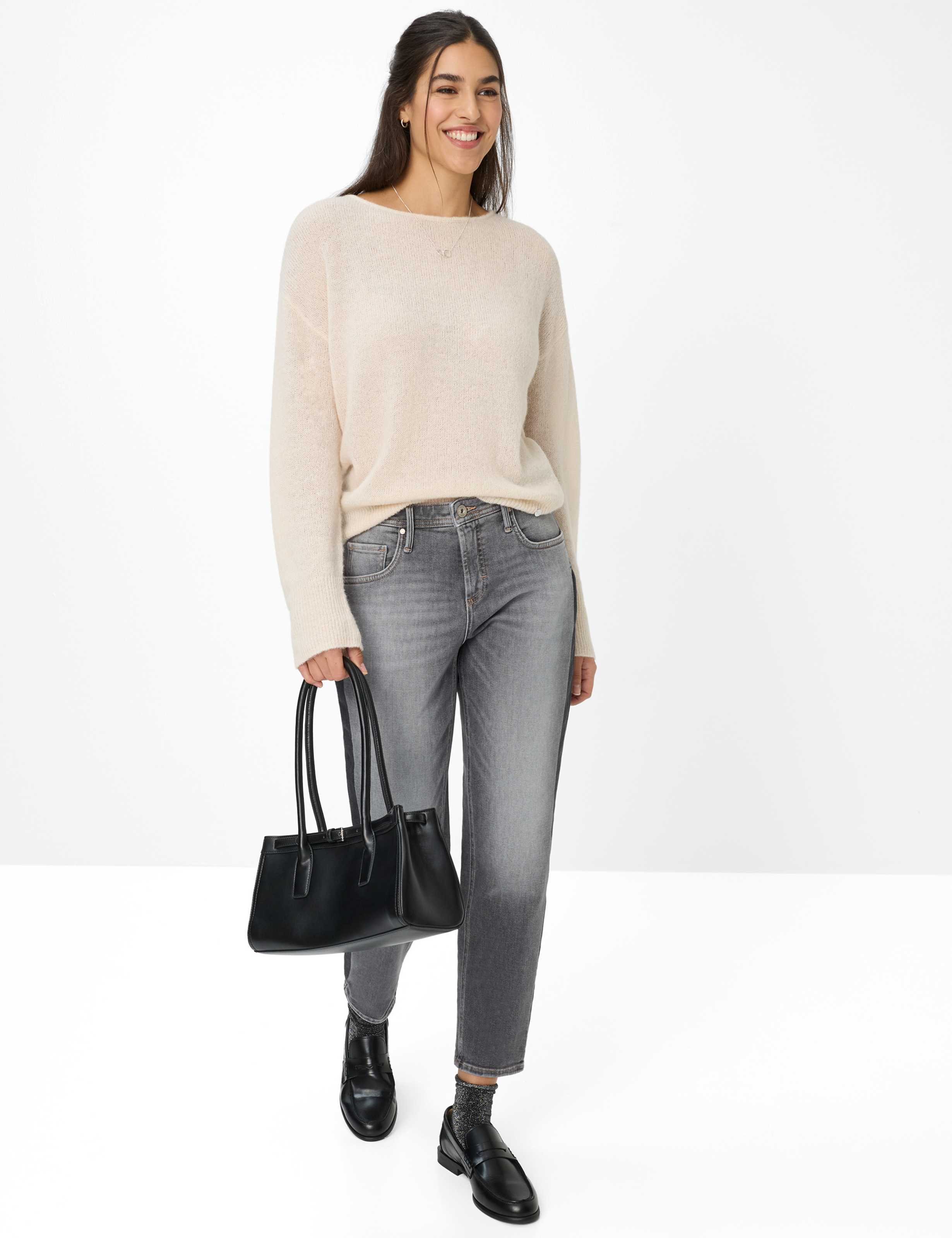 Women Style MILEY S Denim Medium Gray Modern Fit Model Outfit