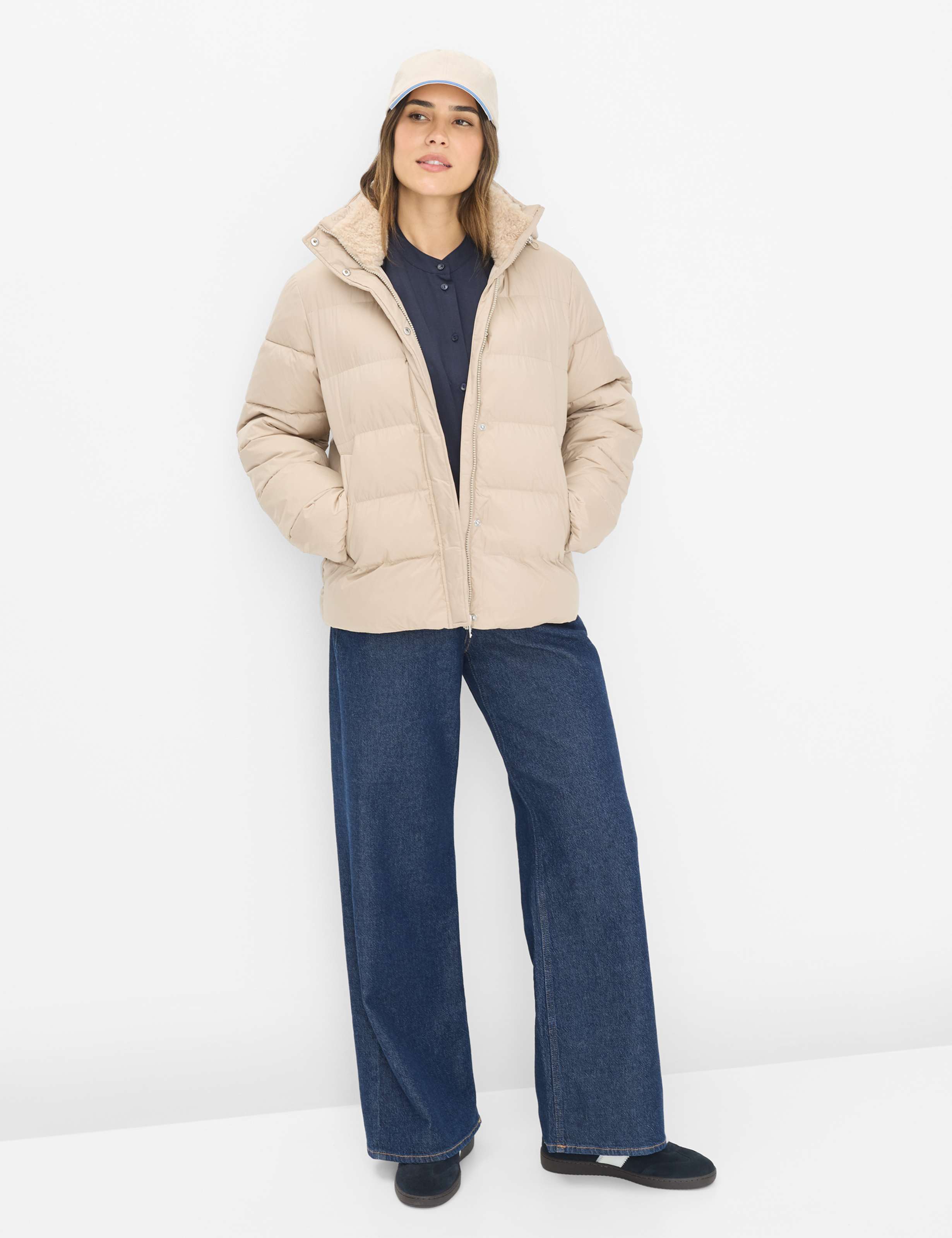 Dame Style ZERMATT Cream White  Model Outfit